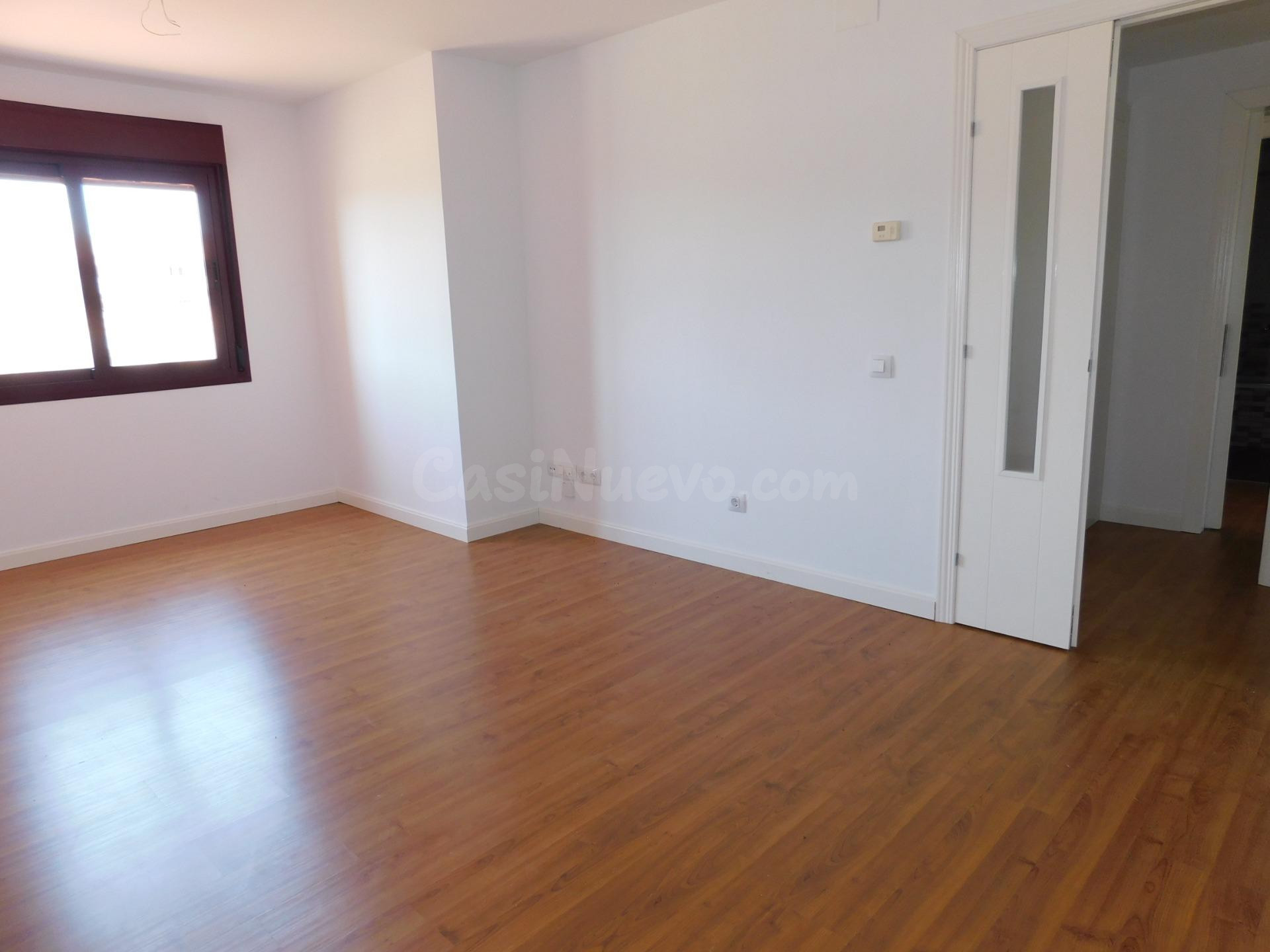 Piso de 2 dormitorios, Garaje y Trastero - foto 2