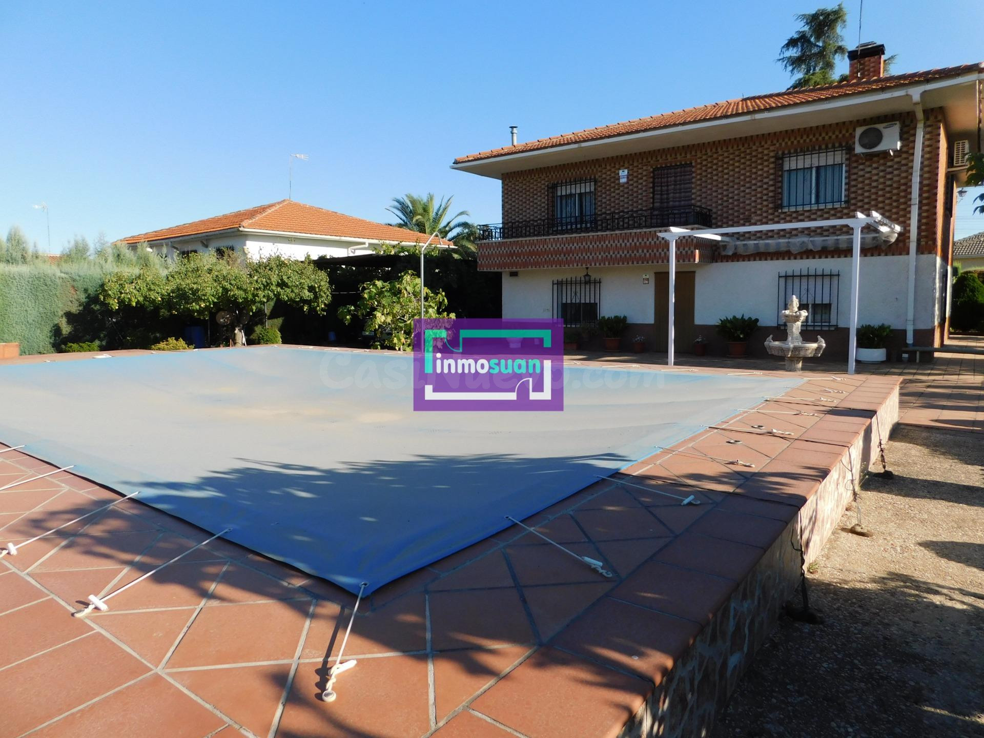 Chalet Independiente con Parcela de 1.300m2 en Urbanización Pozuelo I Yuncos