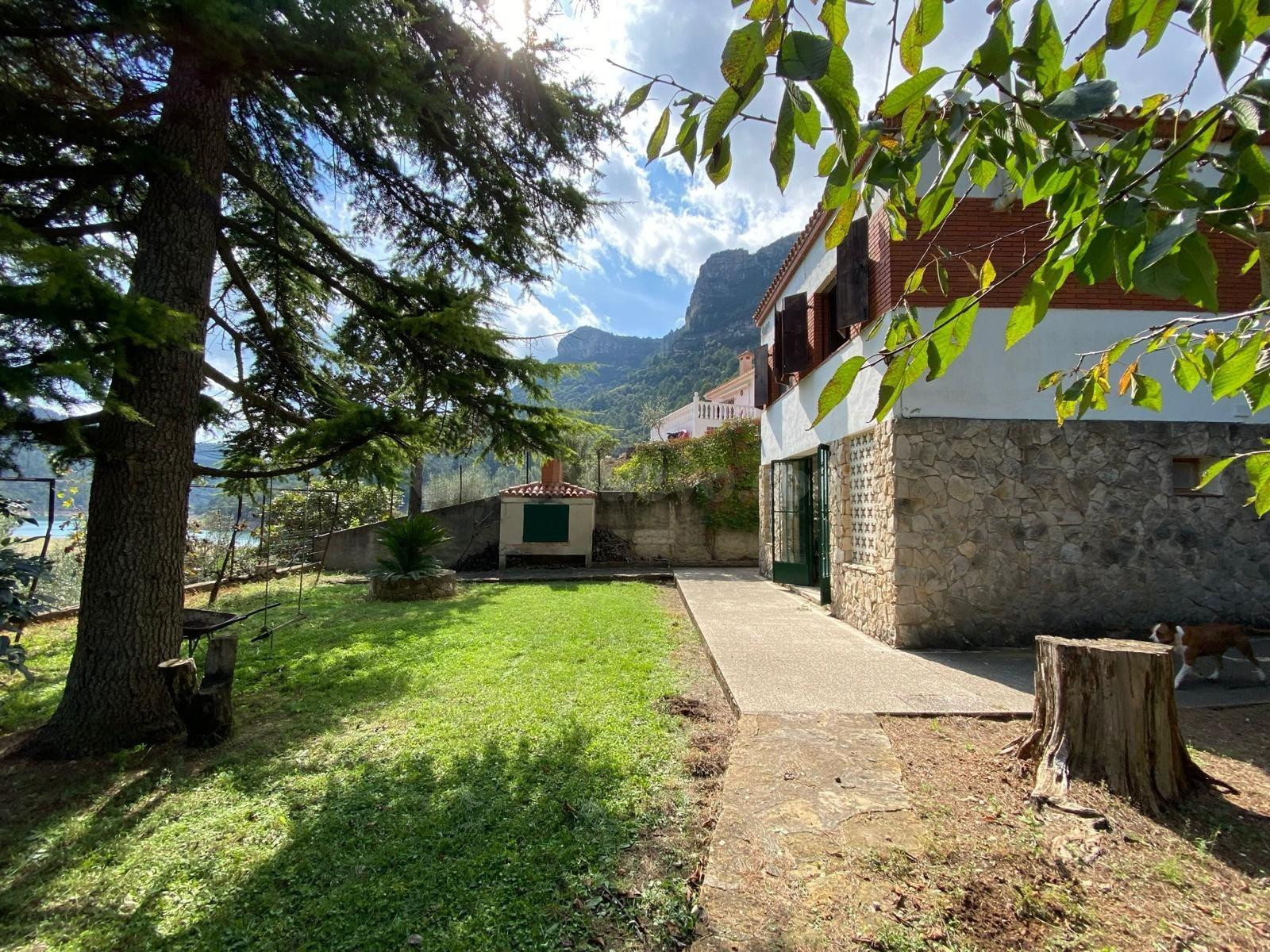 Chalet sostenible exclusivo con vistas panorámicas en el Parque Natural de la Tinença de Benifassà