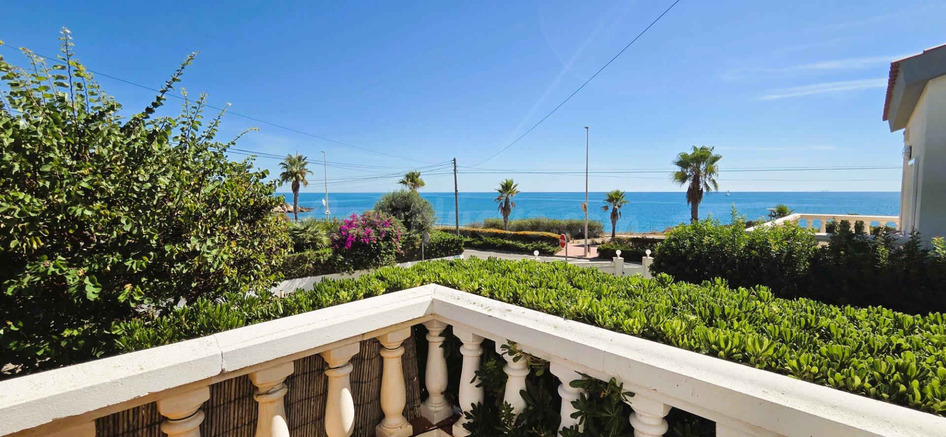 Exclusivo Chalet Independiente en Costa Norte de Vinaròs con vistas al mar.