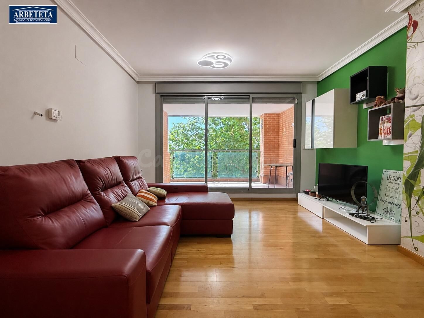 ESPECTACULAR VIVIENDA EN VALDELUZ CON TERRAZA, GARAJE, TRASTERO Y PISCINA