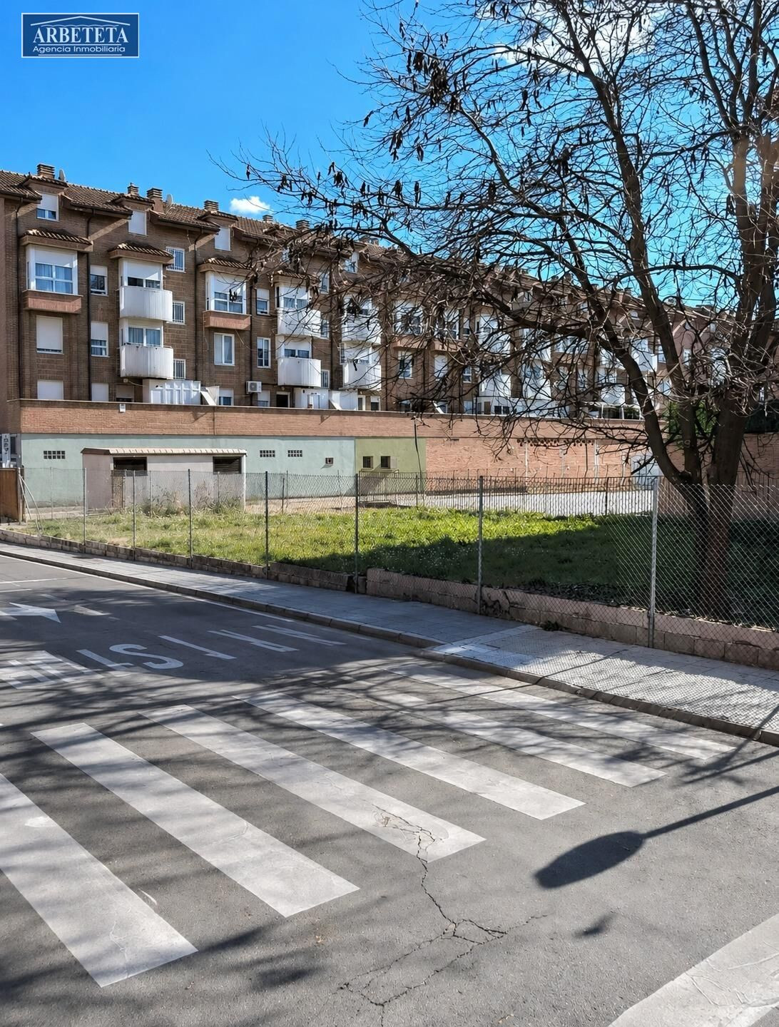 INMOBILIARIA ARBETETA VENDE TERRENO URBANO-URBANIZABLE EN AZUQUECA DE HENARES