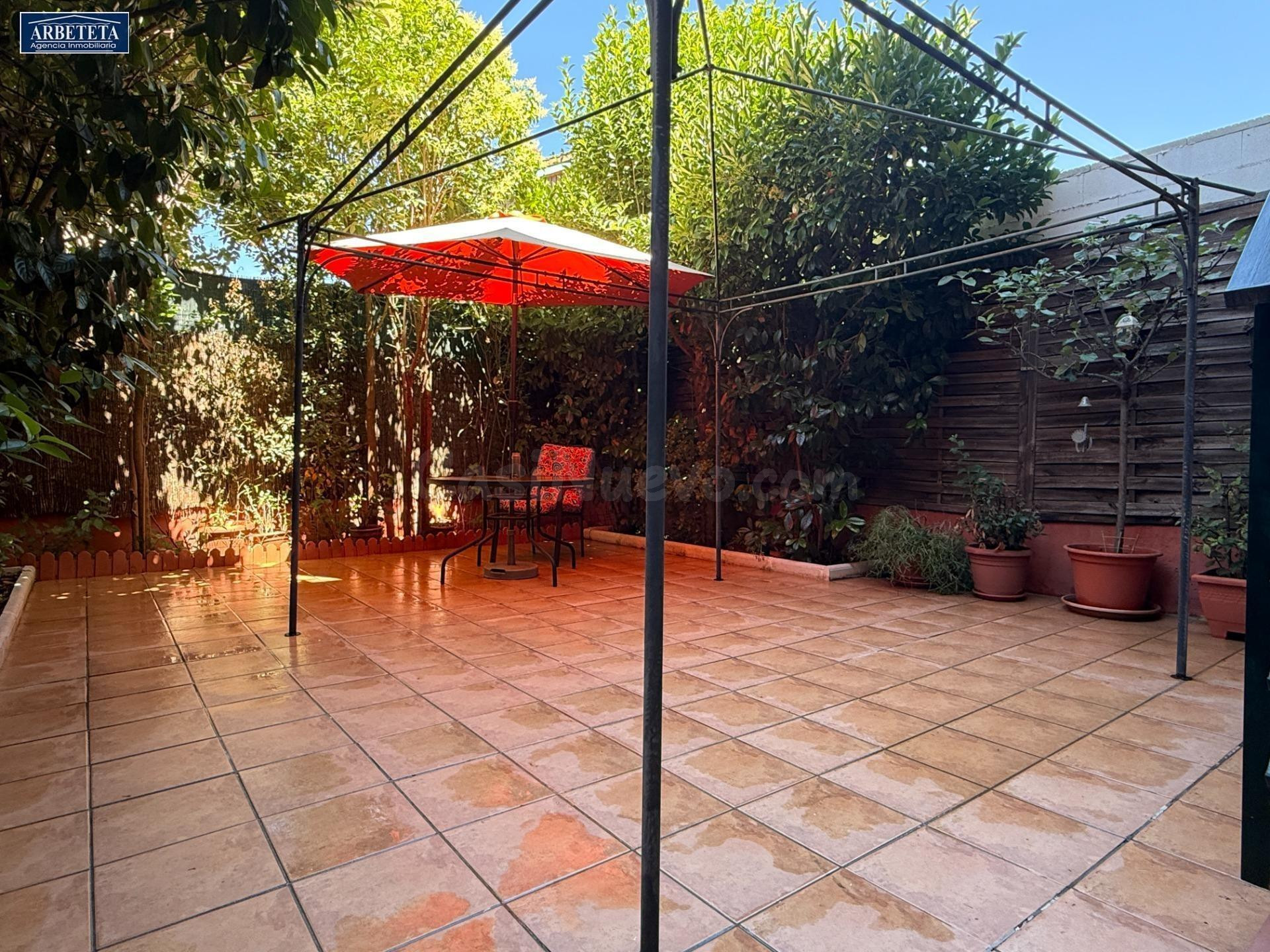INMOBILIARIA ARBETETA VENDE CHALET ADOSADO EN PARQUE VALLEJO, ALOVERA