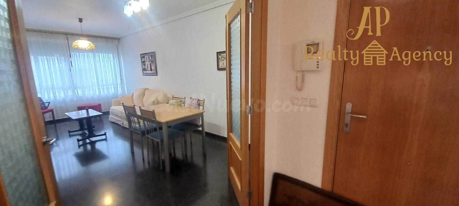 Estupendo piso con terraza, 2 habitaciones y amueblado, en P - foto 3