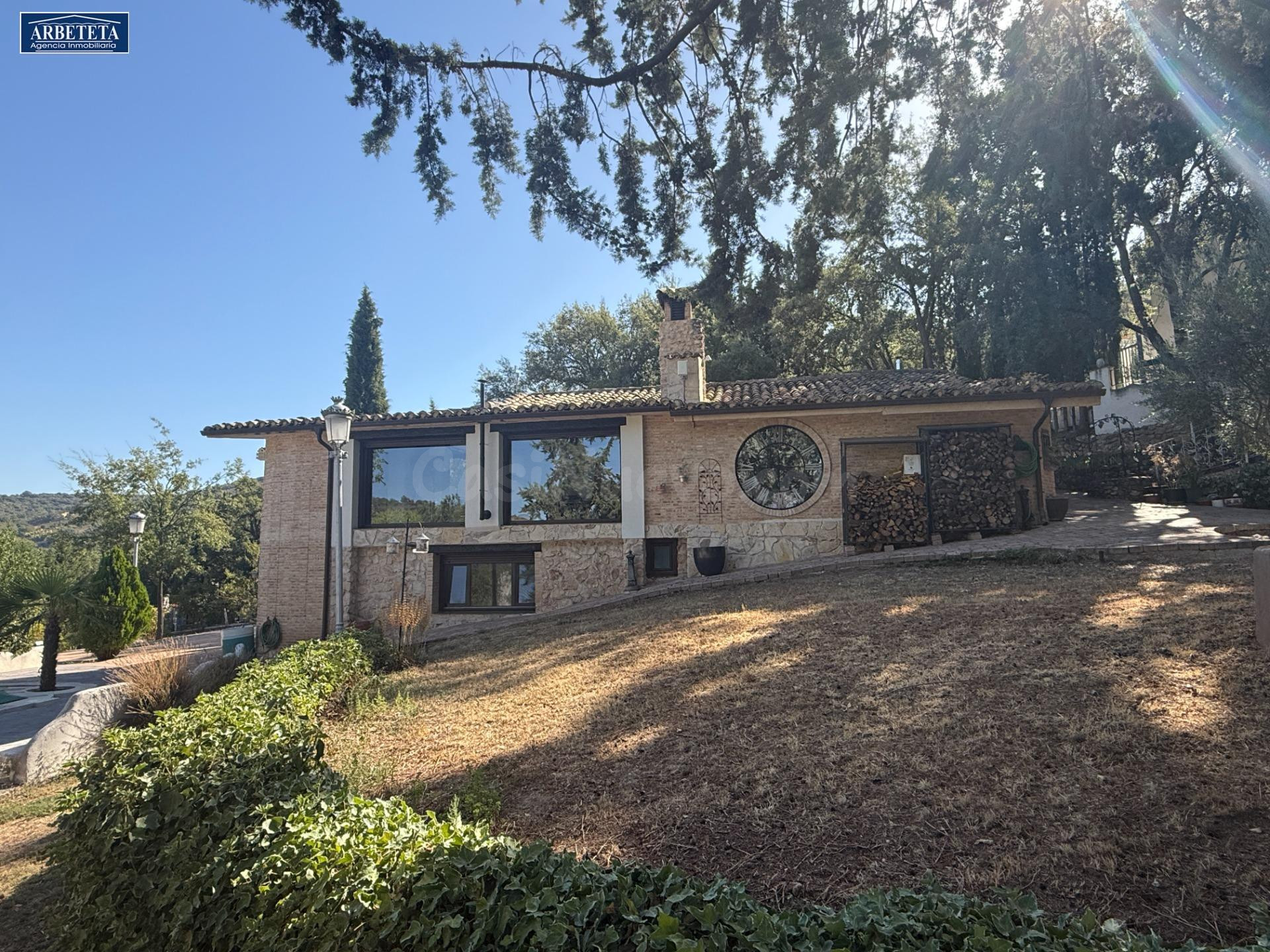 INMOBILIARIA ARBETETA VENDE FINCA EN LUPIANA, GUADALAJARA