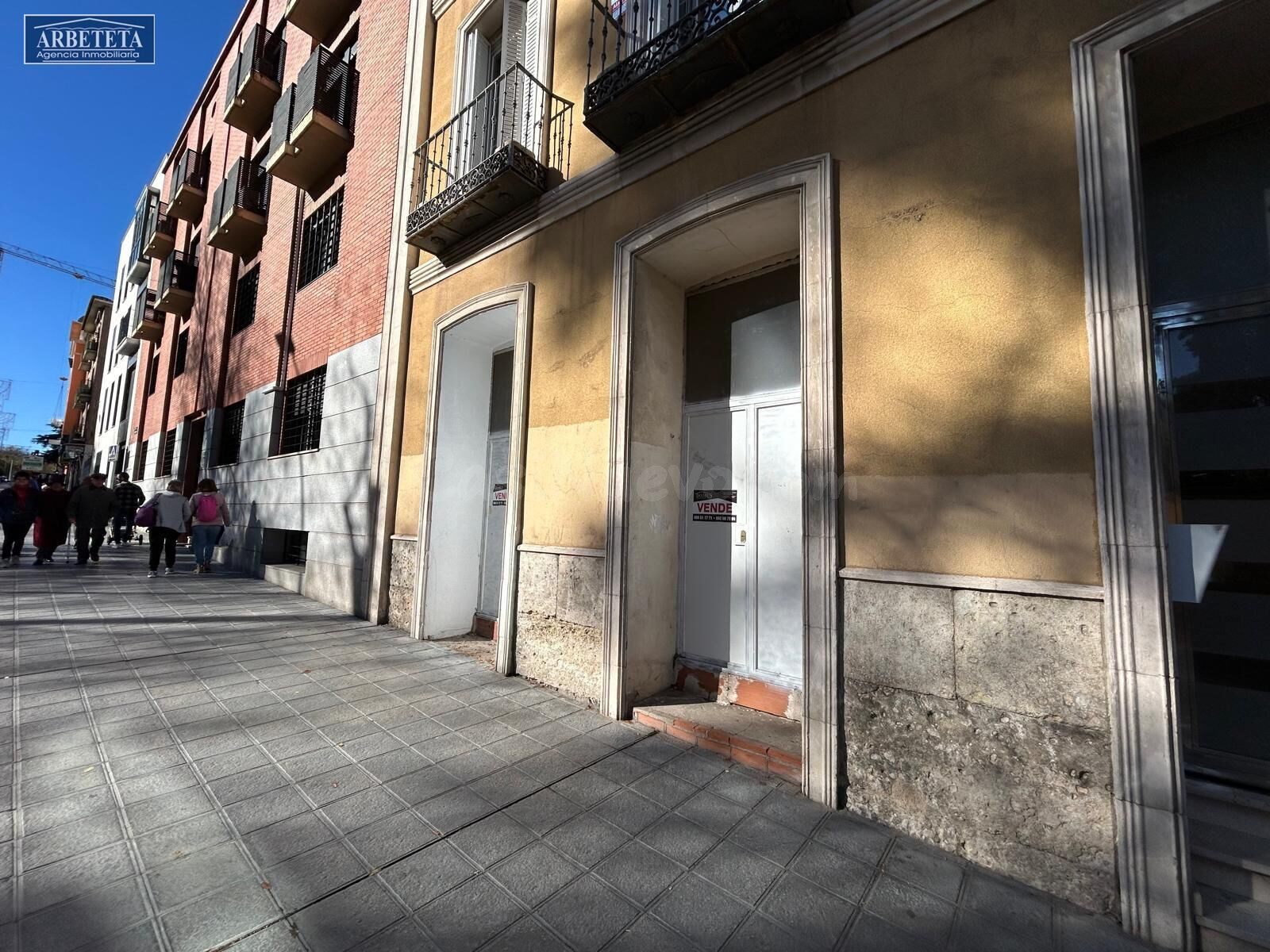 LOCAL DIÁFANO EN VENTA EN LA PRESTIGIOSA CALLE LA CARRERA, JUNTO AL PARQUE DE LA CONCORDIA.
