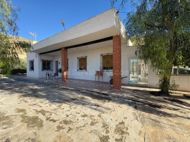 Chalet en Crevillent con Piscina