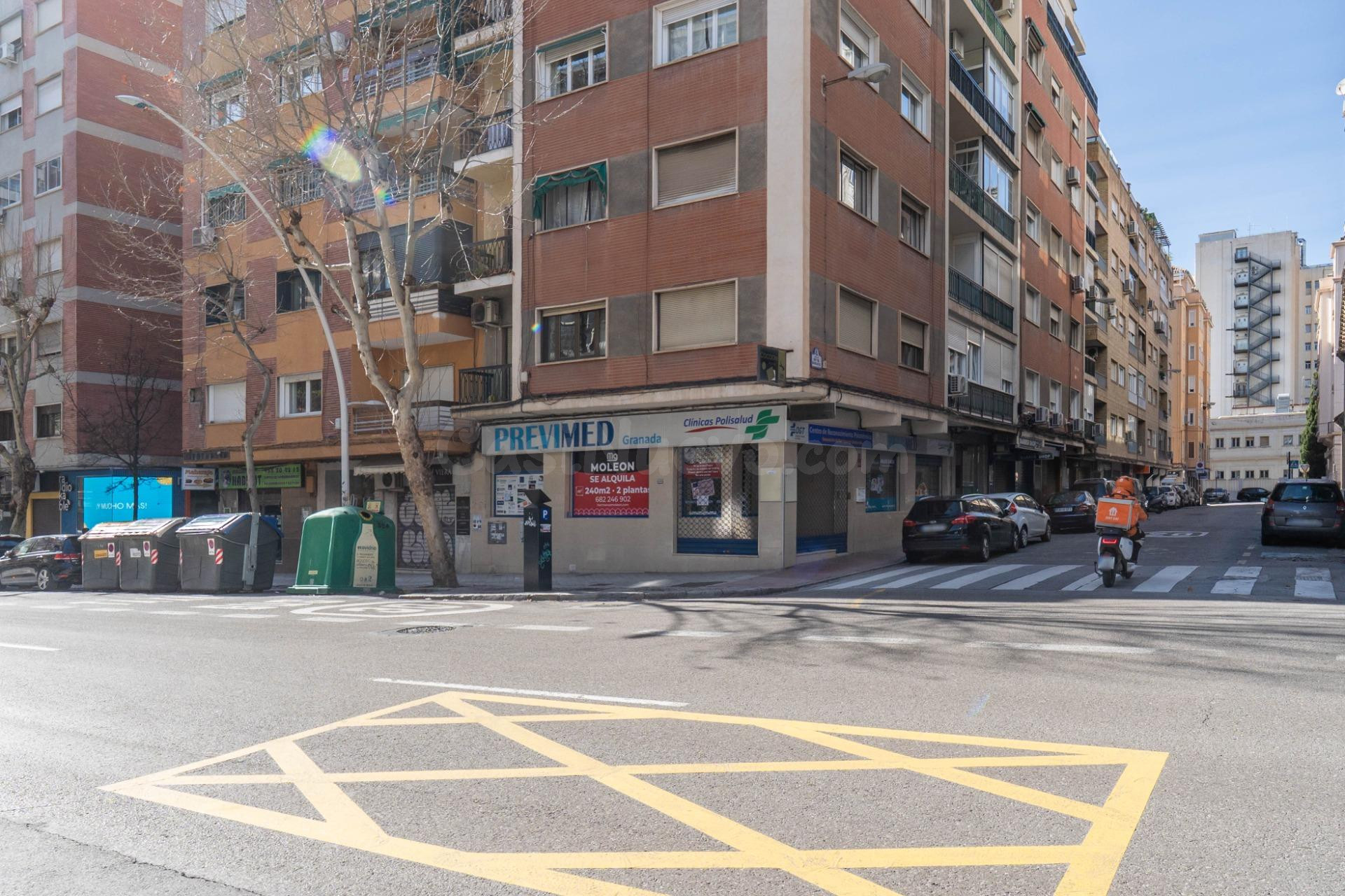 VENTA DE AMPLIO LOCAL EN DOCTOR OLORIZ - GRANADA