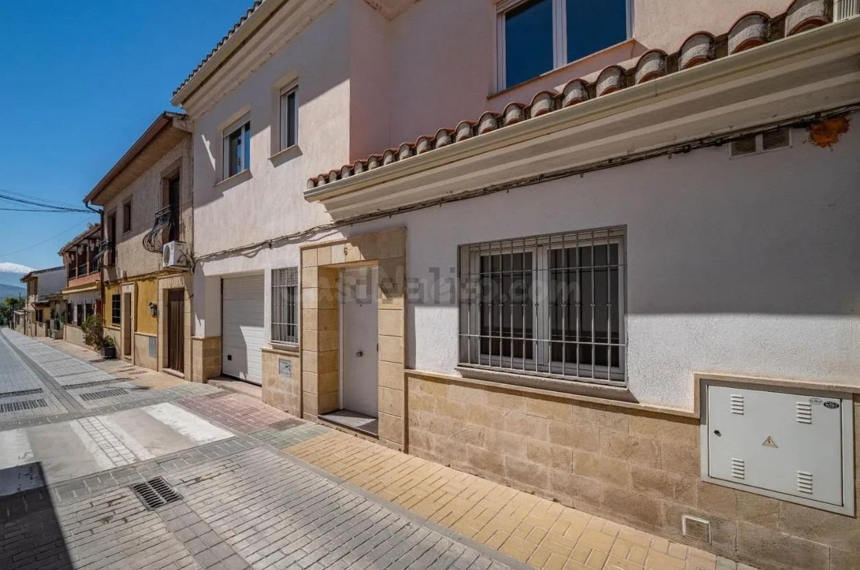 Chalet 3 habitaciones 210m² en venta - Vega de granada zona noroeste