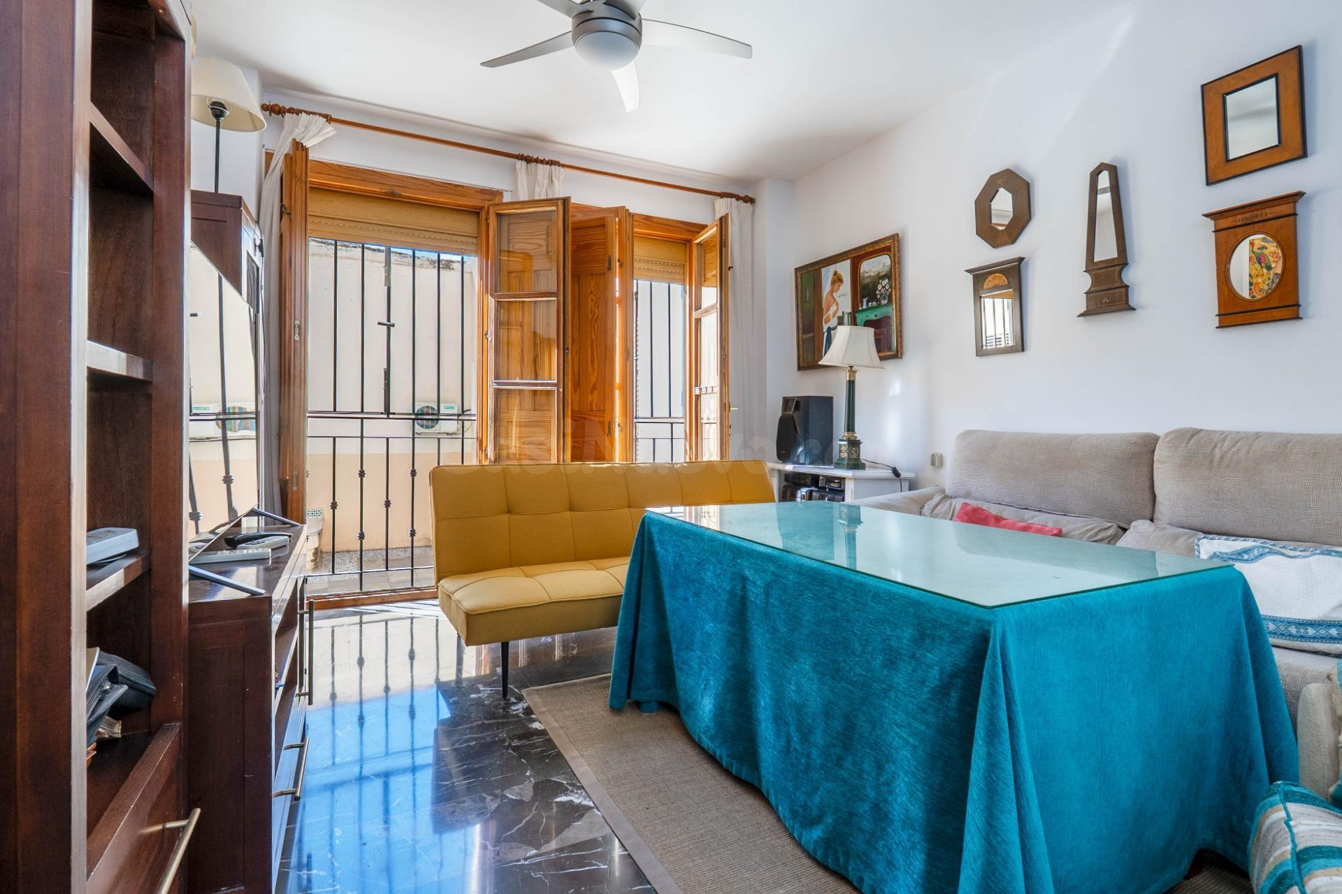 VENTA DE AMPLIO PISO EN AVDA. DE MURCIA (ALBAICÍN) - GRANADA