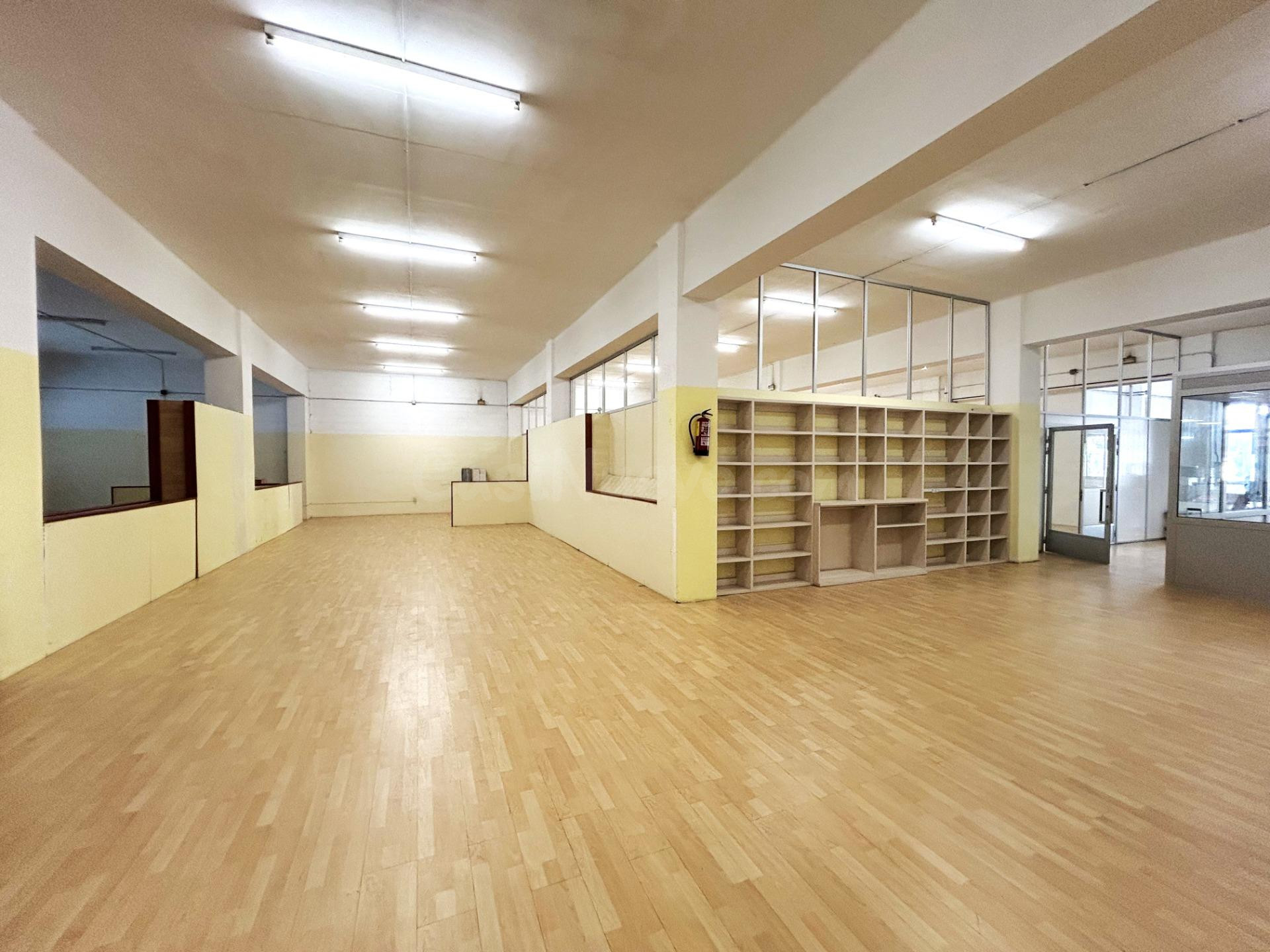 Nave industrial 700m² en alquiler - Carretera del Mig