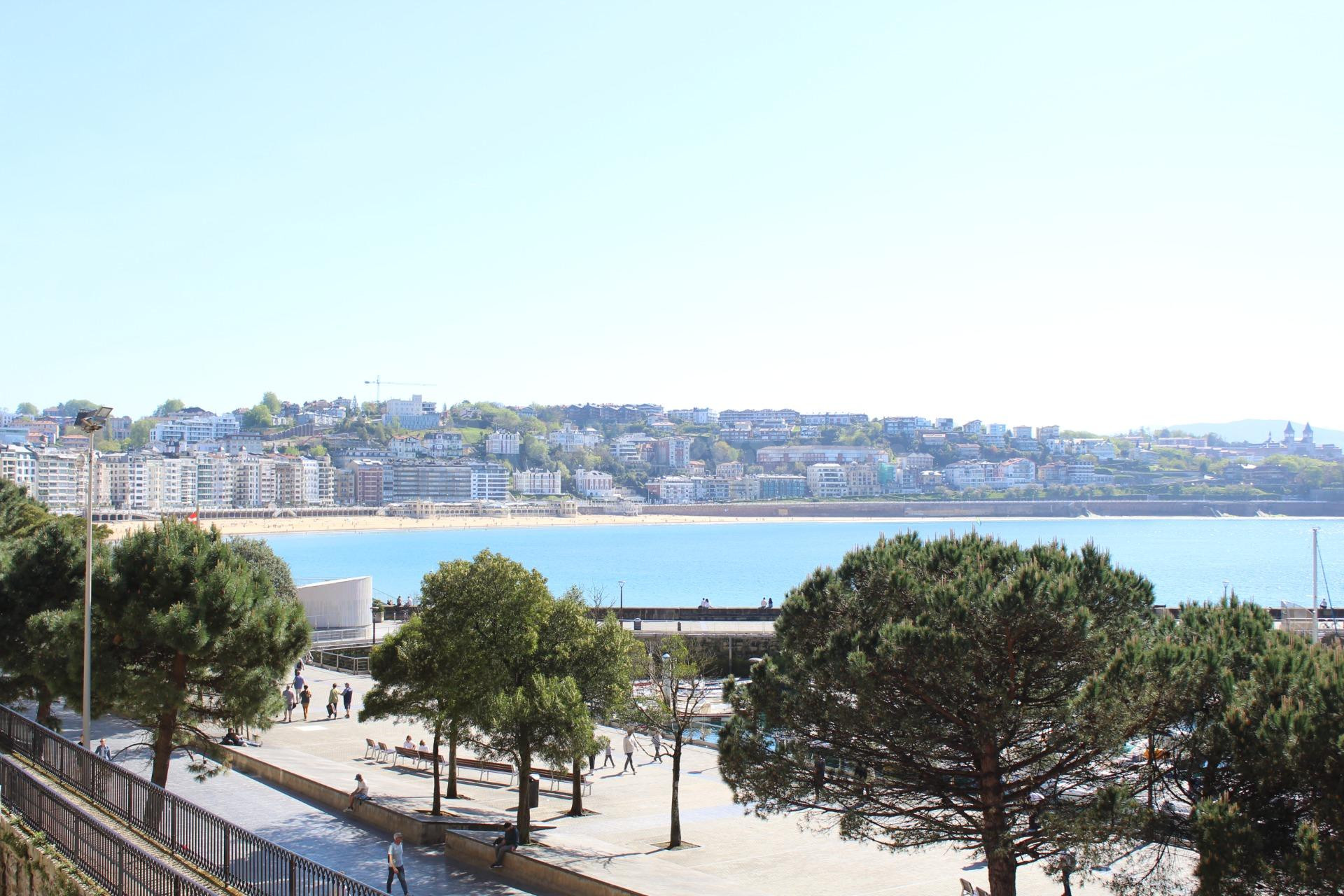 PISO CON VISTAS AL PUERTO