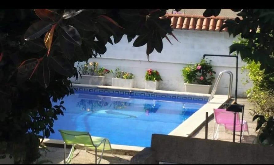 VENTA CHALET INDEPENDIENTE CON PISCINA EN COLONIA SAN MIGUEL