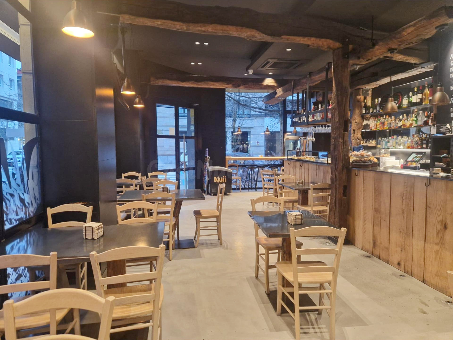 BAR - RESTAURANTE EN ANTIGUO-OSINALDE