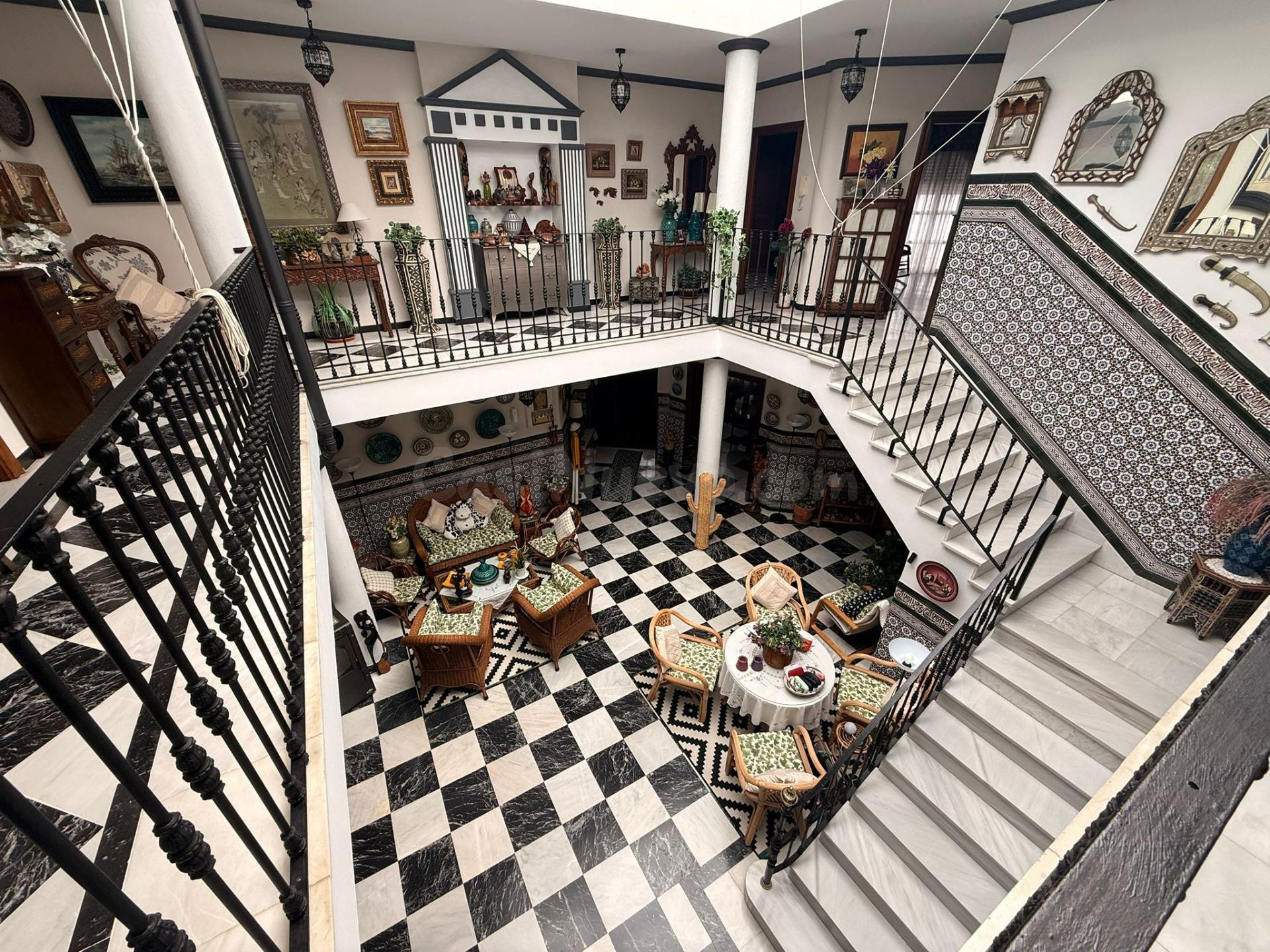 VIVIENDA INDEPENDIENTE CON GARAJE-CENTRO DE ALGECIRAS