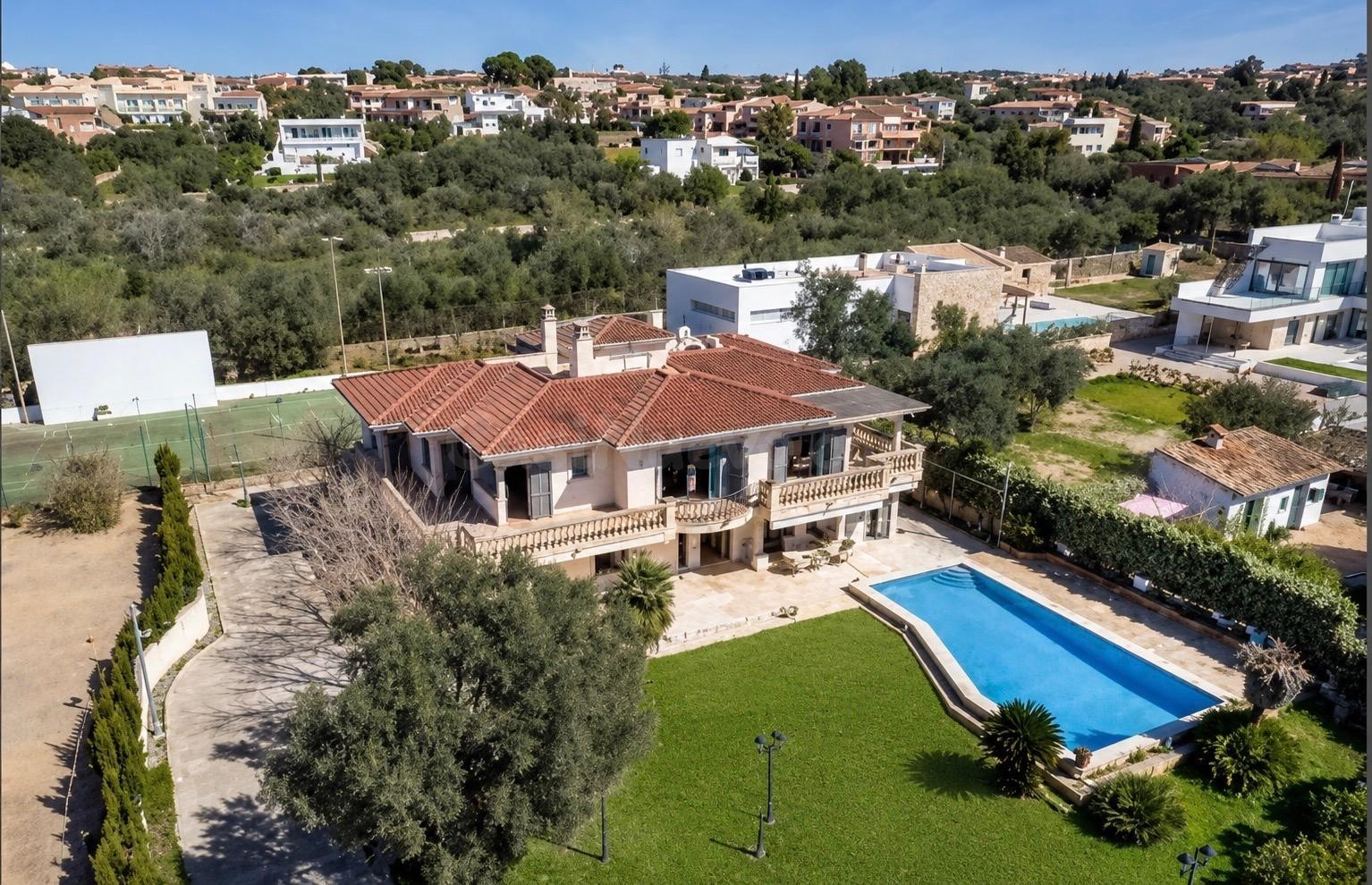 EXCLUSIVA VILLA CON VISTAS A LA BAHÍA DE PALMA EN MARRATXI