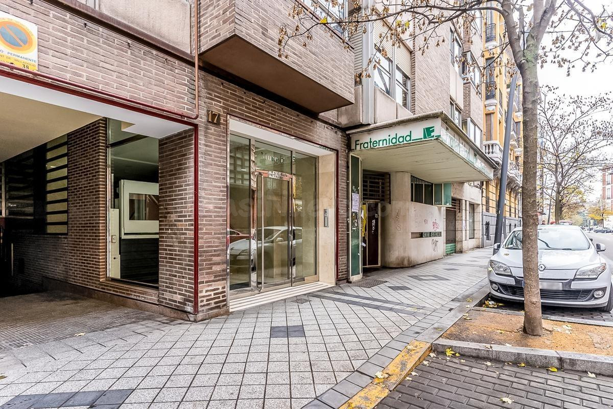 MONCASA VENDE ¡Local Comercial de Gran Amplitud en el Corazón de Valladolid!