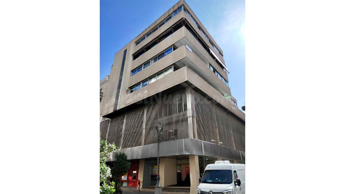 MONCASA VENDE LOCAL EN PLENA CALLE SANTIAGO DE VALLADOLID