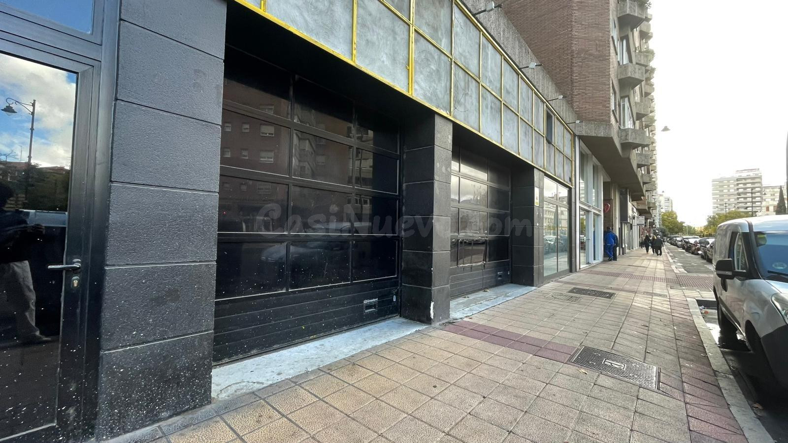 Moncasa vende amplio local con gran fachada acristalada en Valladolid