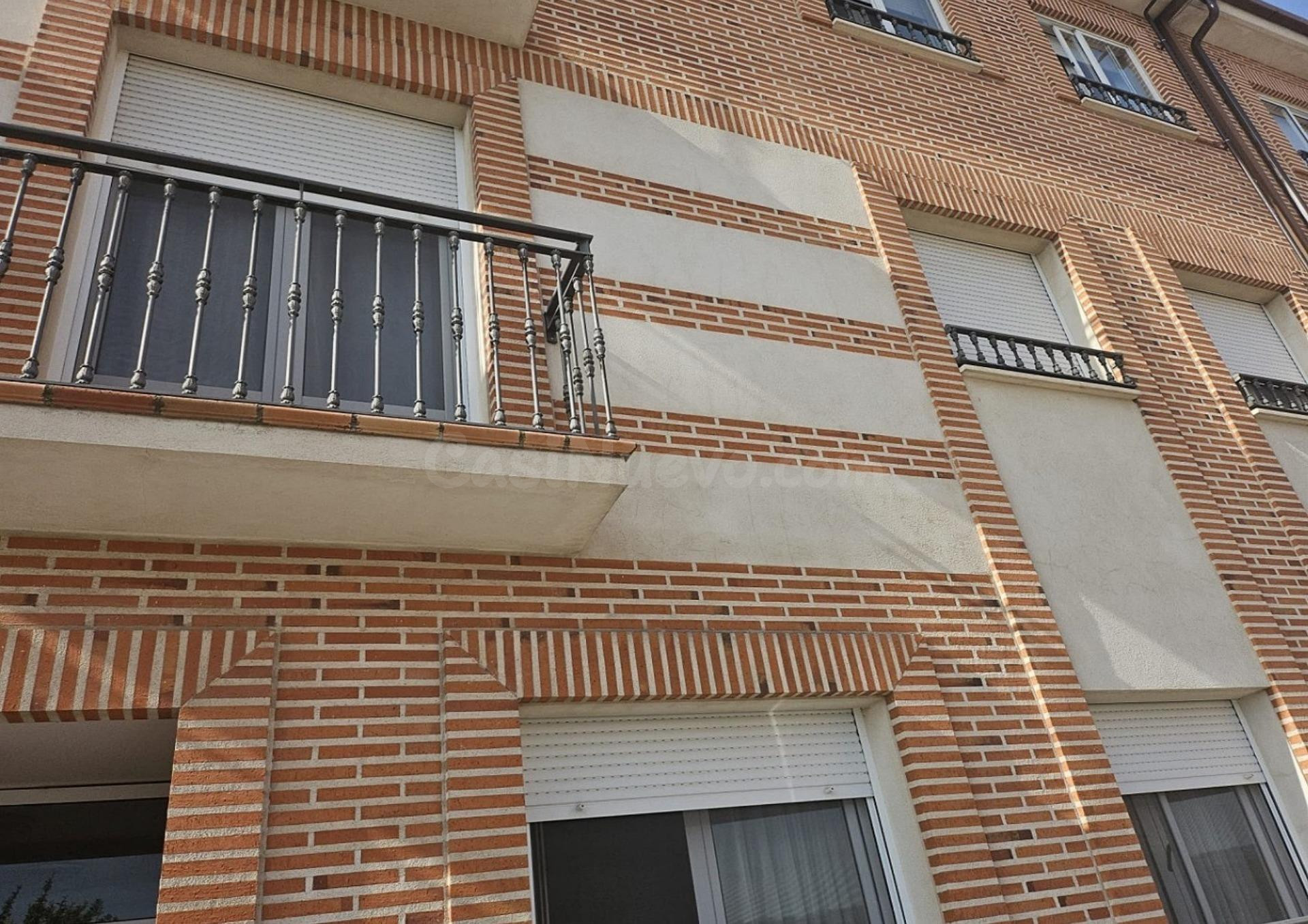 MONCASA VENDE PISO EN PEDRAJAS DE SAN ESTEBAN