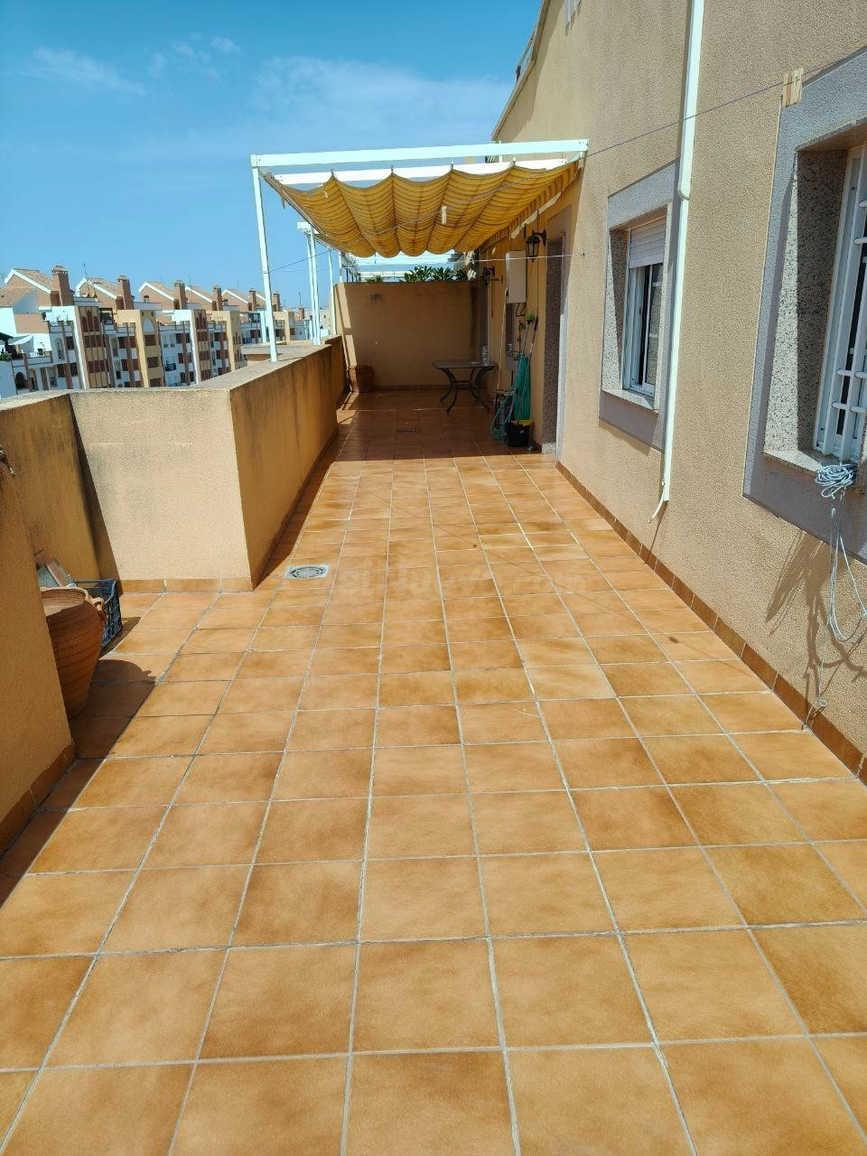 Ático en Venta con Amplia Terraza y Vistas al Mar en Las Salinas, Roquetas de Mar