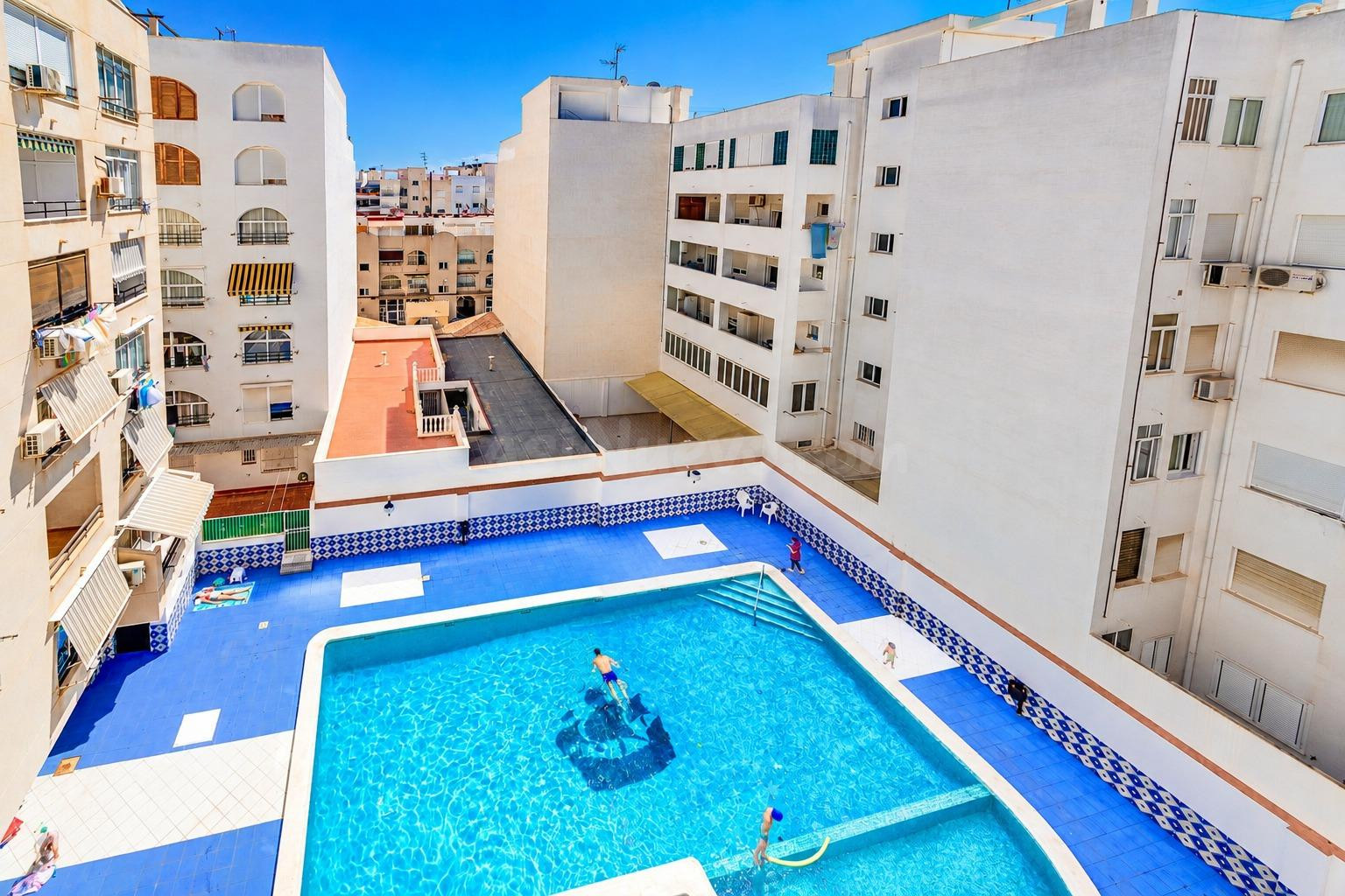 Apartamento con piscina comunitaria a 500 metros de Playa del Cura