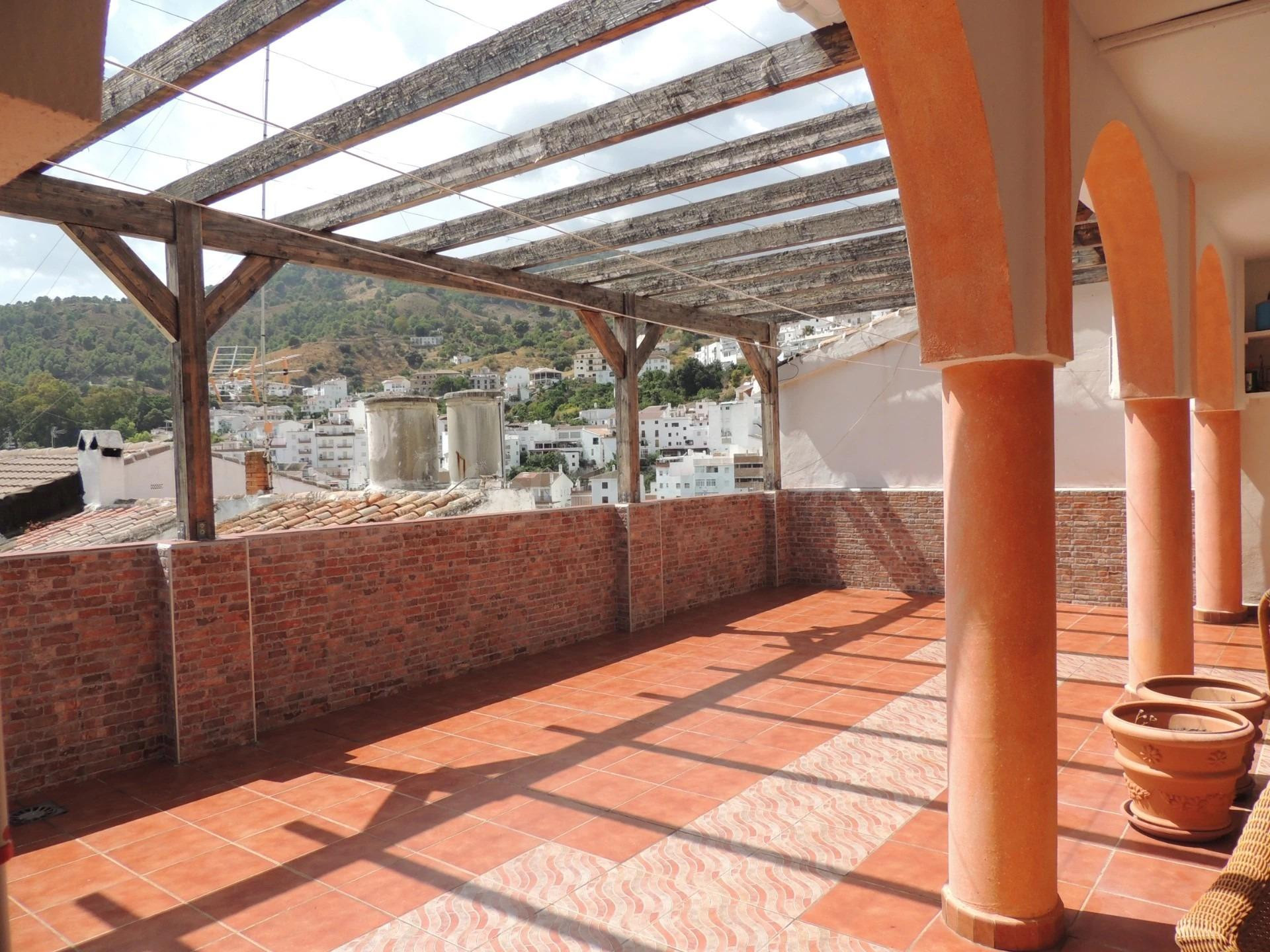 Tipica casa de pueblo reformada ideal para B&B
