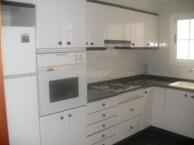PISO  PARA ESTUDIANTES, AMPLIO,  DE 4 habitaciones, 2 BAÑOS, A 10 MINUTOS  ANDANDO DE LAS  UNIVERSIDADES.
