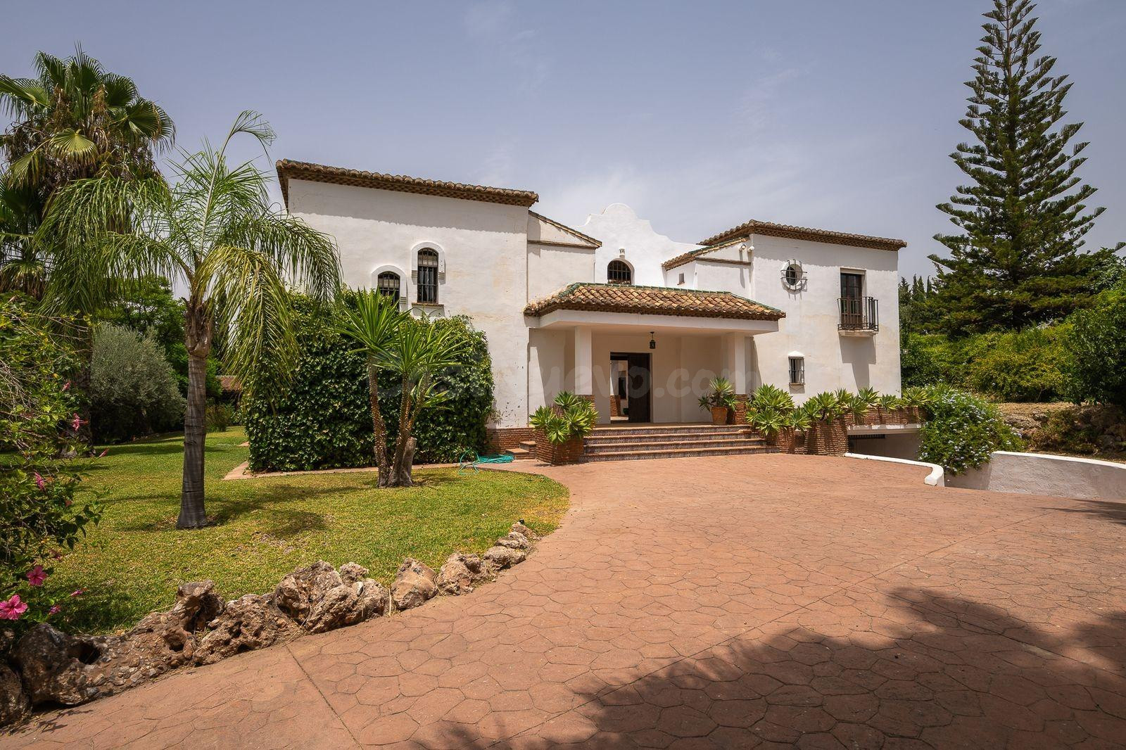 Majestuosa y auntentica villa a las afueras de Alhaurin el Grande.