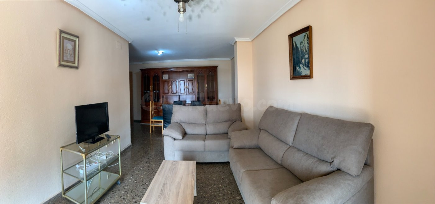 PISO PARA ESTUDIANTES,  EN MUY BUENA UBICACIÓN Y BUENA FINCA, A 5 MINUTOS DE LAS UNIVERSIDADES, PARA ESTUDIANTES.
