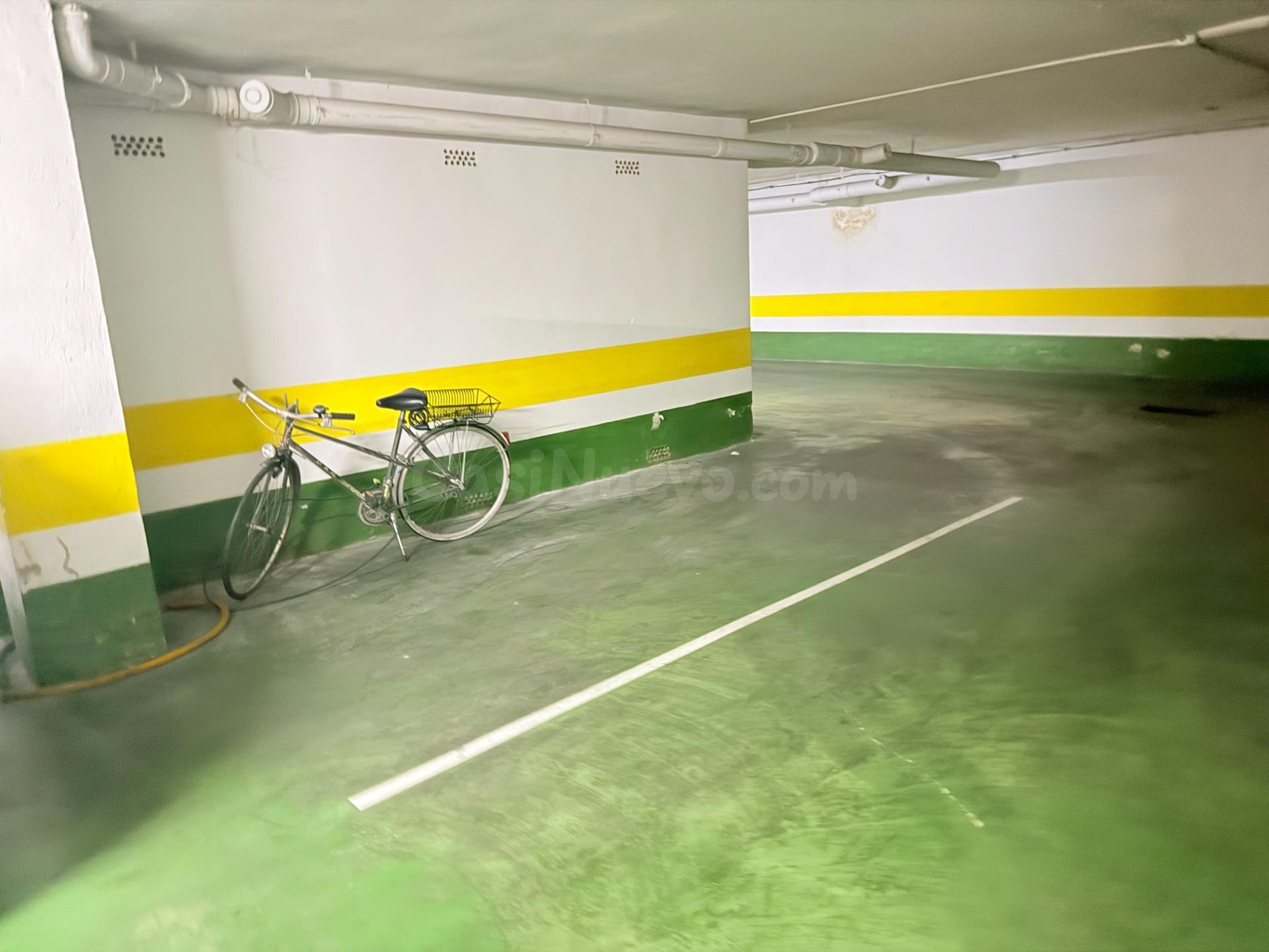 AMPLIA PLAZA DE GARAJE, CON BUENA DISPOSICION DE MANIOBRA Y  - foto 4