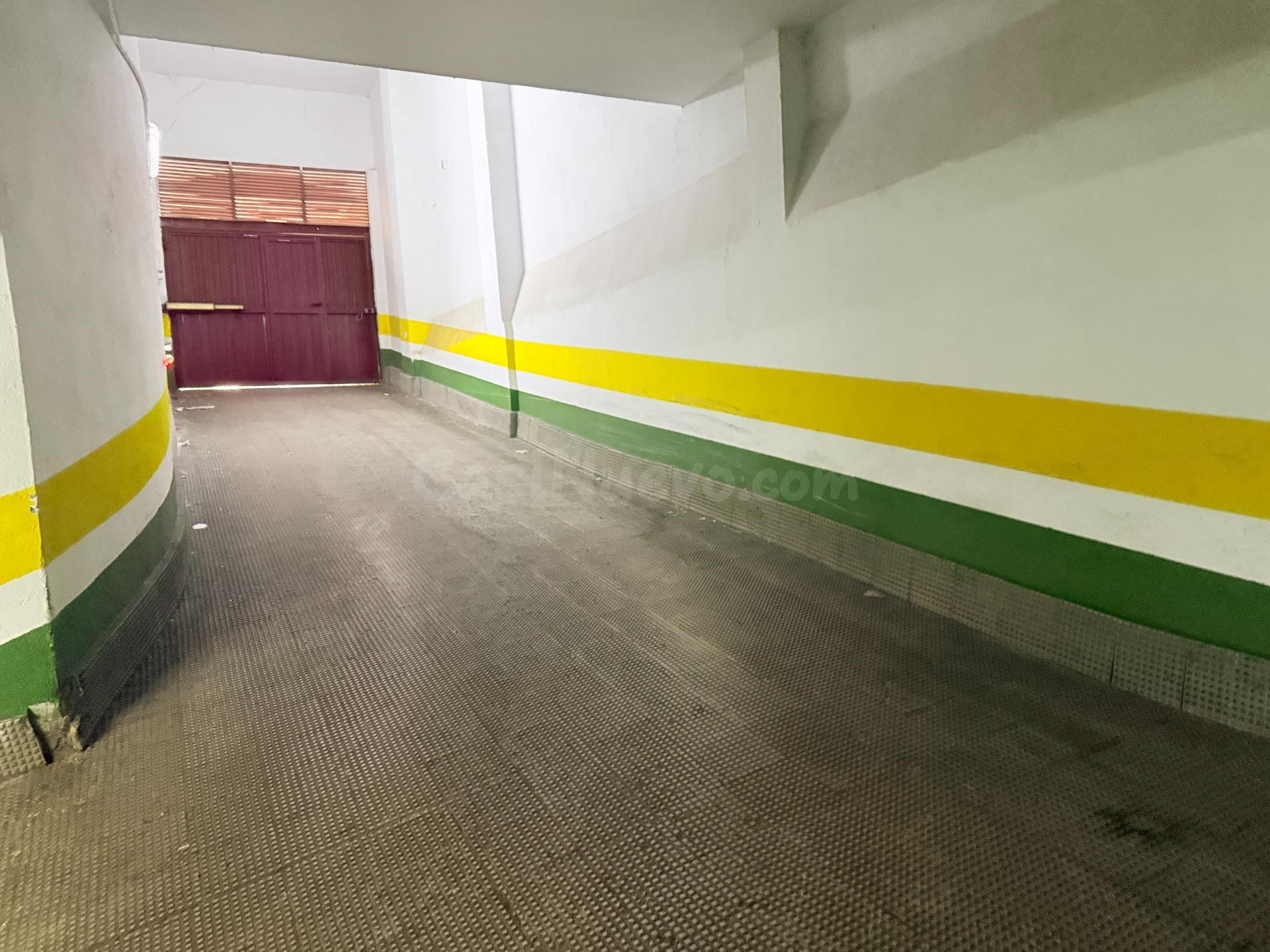 AMPLIA PLAZA DE GARAJE, CON BUENA DISPOSICION DE MANIOBRA Y  - foto 5