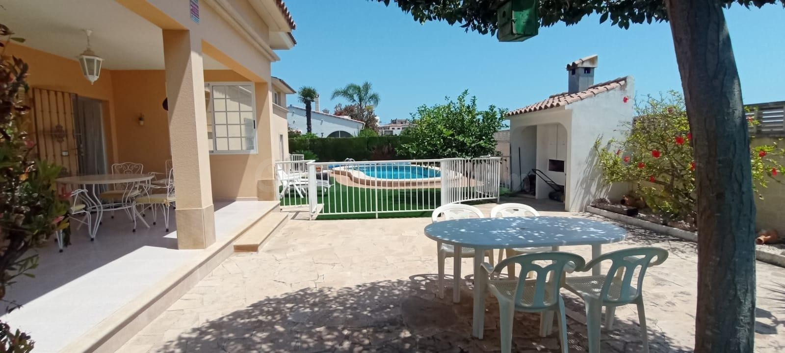 CHALET CON PISCINA PRIVADA EN COSTA SUR PARA ALQUILER ANUAL - foto 5
