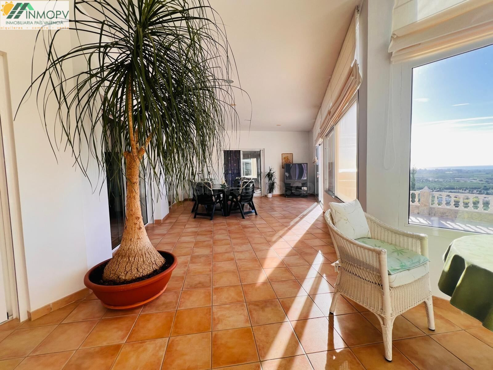 EN VENTA ELEGANTE VILLA EN LA ZONA DE ERMITA CON VISTAS AL MAR Y A LA CIUDAD!