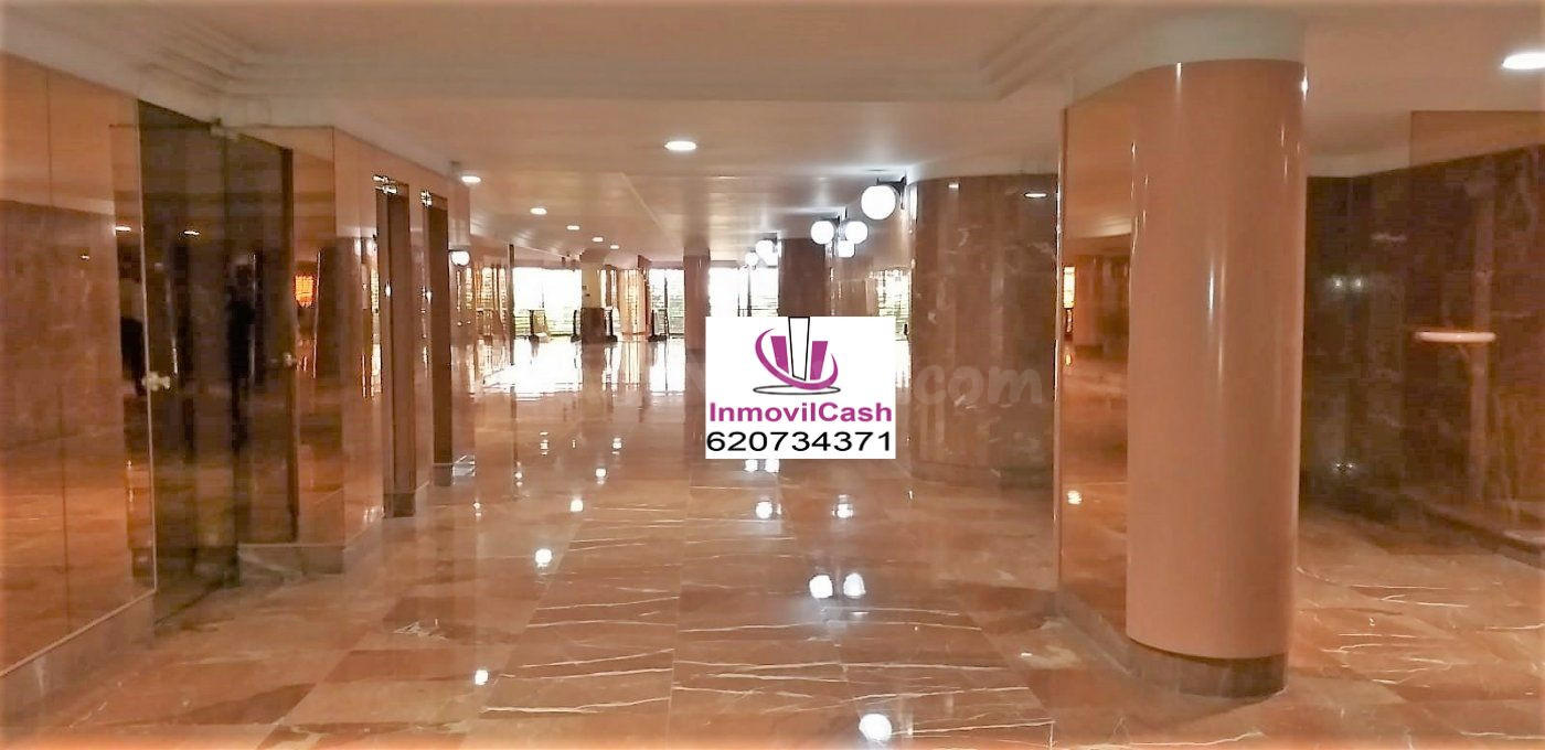 Vivienda en edificio emblemático de alto standing,  Rambla Méndez Núñez 430.000€
