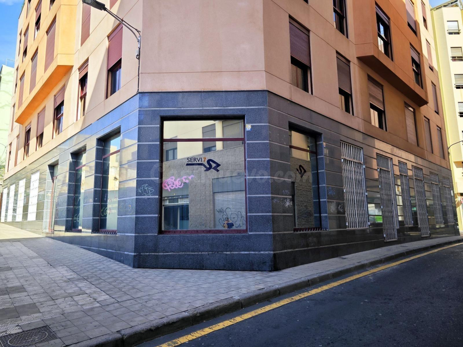 **¡LOCAL COMERCIAL EN ALQUILER CON EXCELENTE VISIBILIDAD!**
