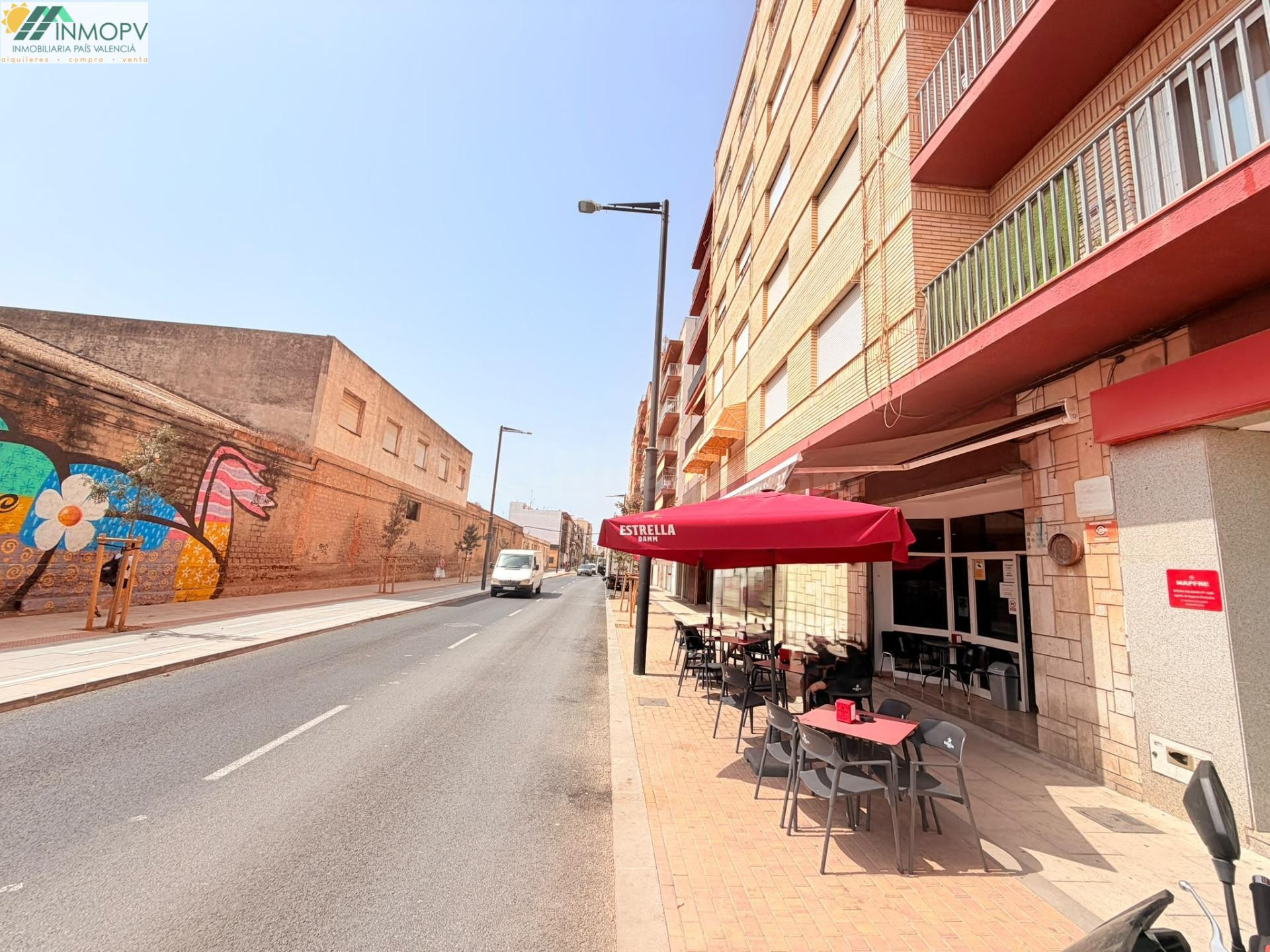 EN VENTA LOCAL EN PLENO FUNCCIONAMIENTO EN LA AVENIDA LIBERTAD VINARÒS!