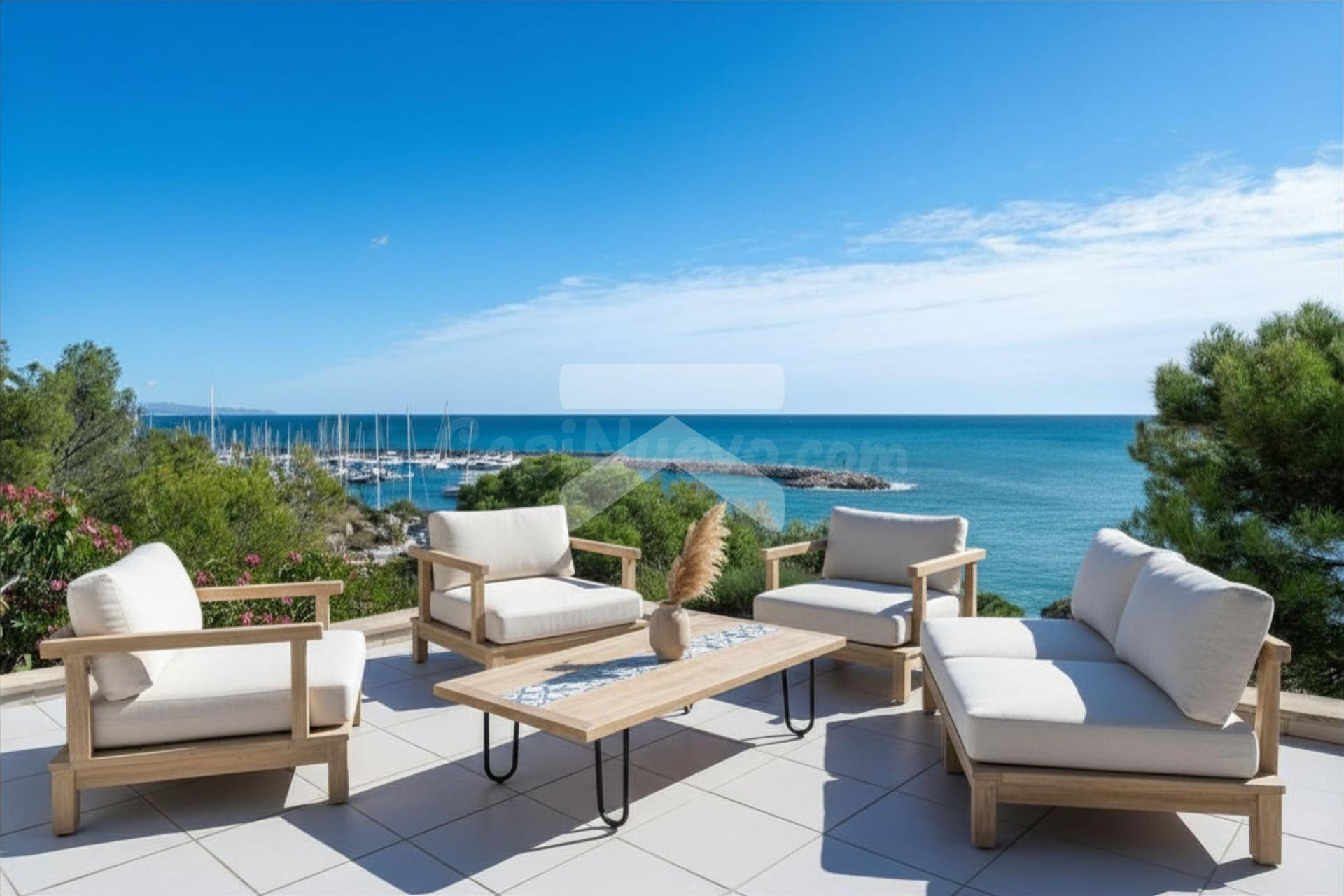 Vivienda exclusiva en primera línea de mar con vistas infinitas