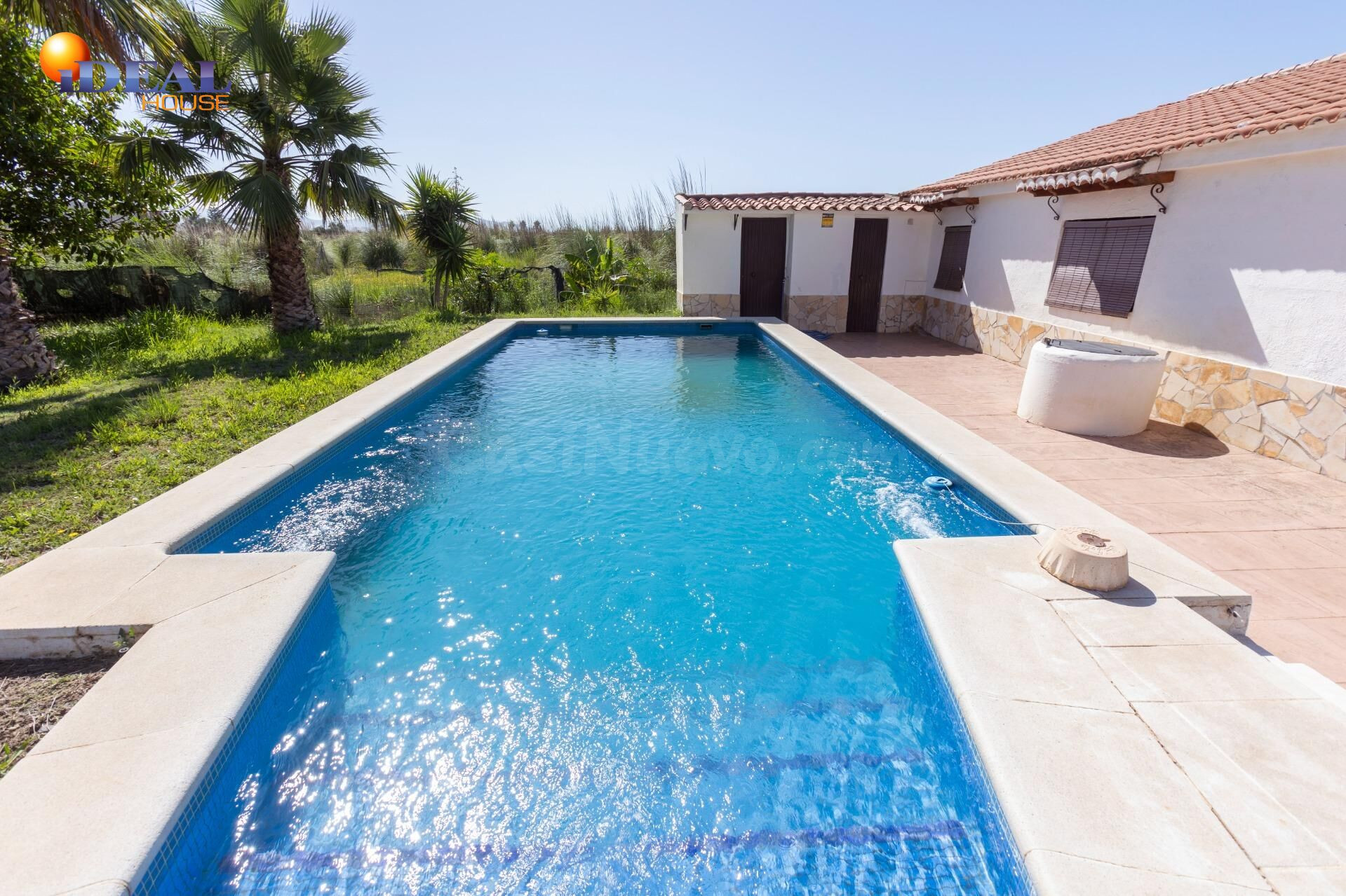 CASA CORTIJO EN MOTRIL. SITUADA A 2,5 KM DE LA PLAYA