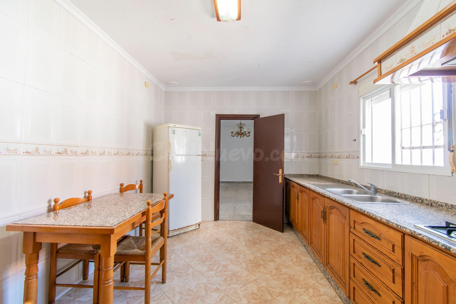 CASA CON PATIO Y AZOTEA EN CHICLANA, ZONA FUENTE AMARGA