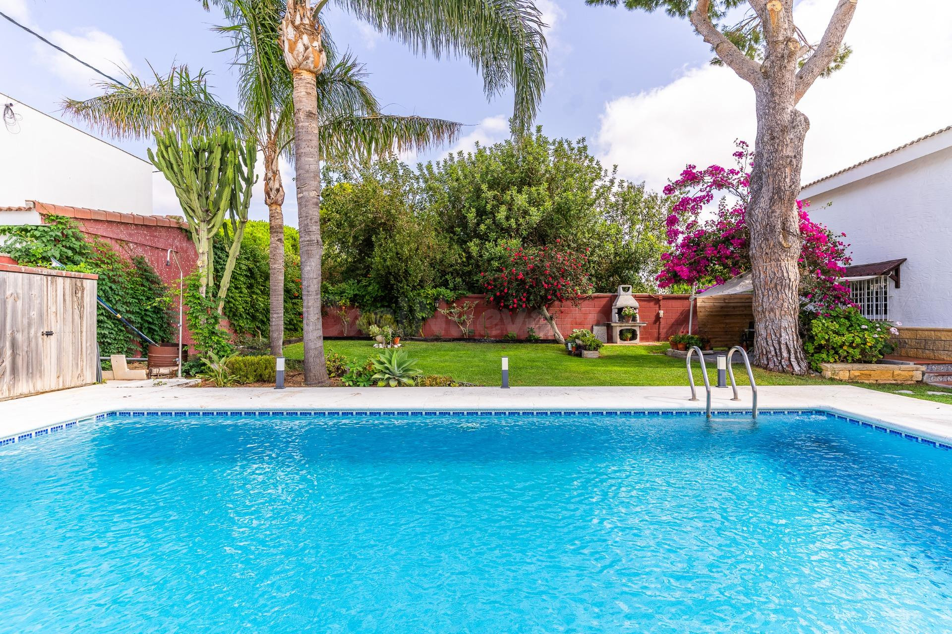 VENTA DE CHALET EN VENTA EN LAS DEHESILLAS