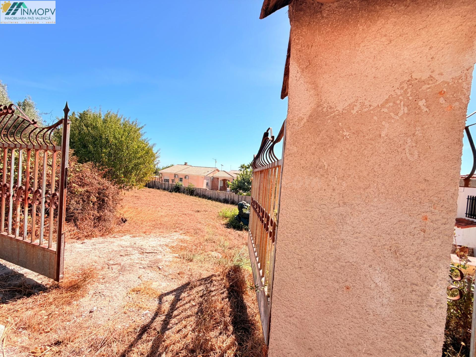 TERRENO URBANO DE 925M2 EN VENTA EN LA URBANIZACION CLOSA-CLUB DE TENIS VINARÒS!