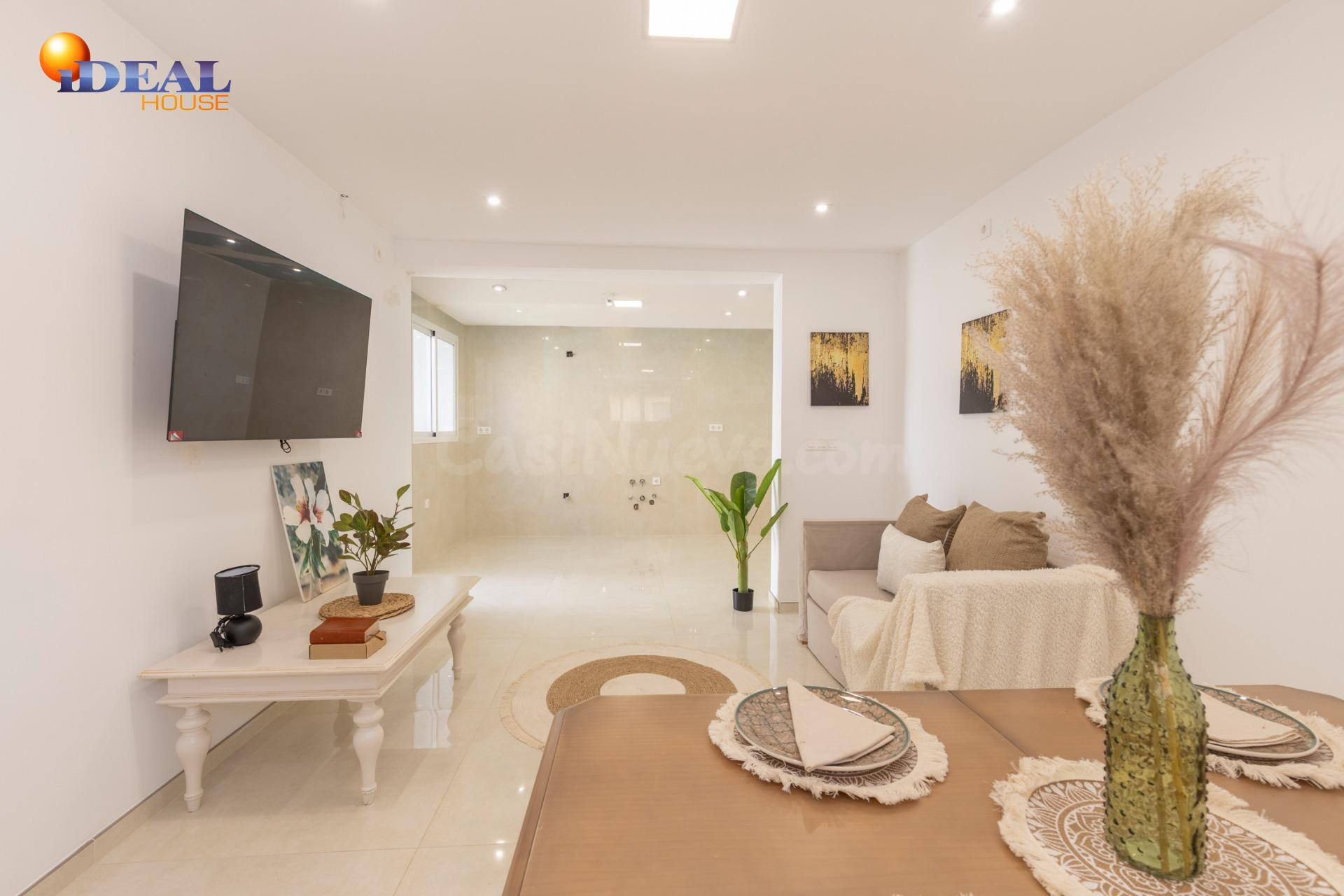 ¡CASA TOTALMENTE REFORMADA Y EN PLANTA BAJA EN SANTA FE!