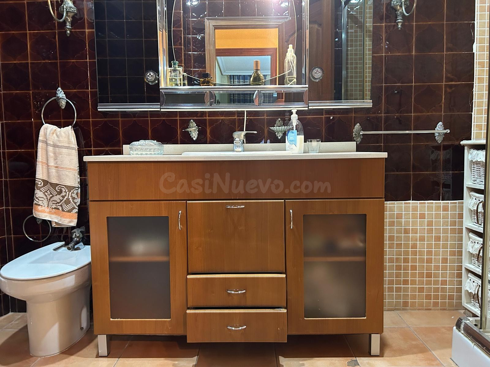 GRAN PISO CON 5 DORMITORIOS Y ASCENSOR EN AVENIDA JESUS RESC - foto 3