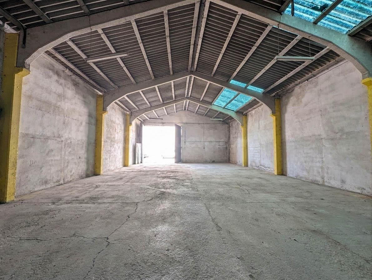 NAVE INDUSTRIAL DE 317 M2. EN POLIGONO INDUSTRIAL CARRETERA AMARILLA