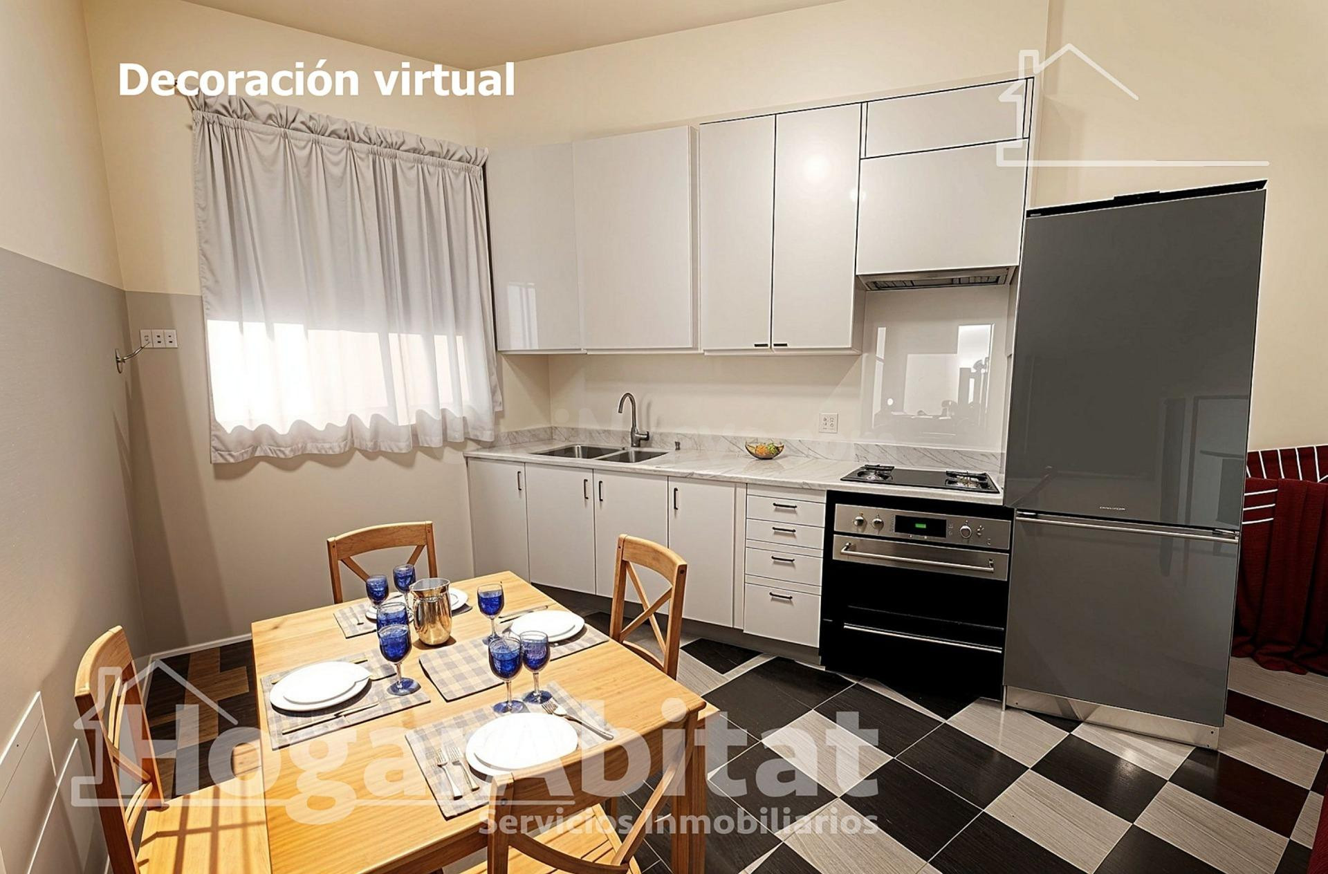 AMPLIA CASA ESQUINERA PARA REFORMAR CON TERRAZA Y BALCÓN