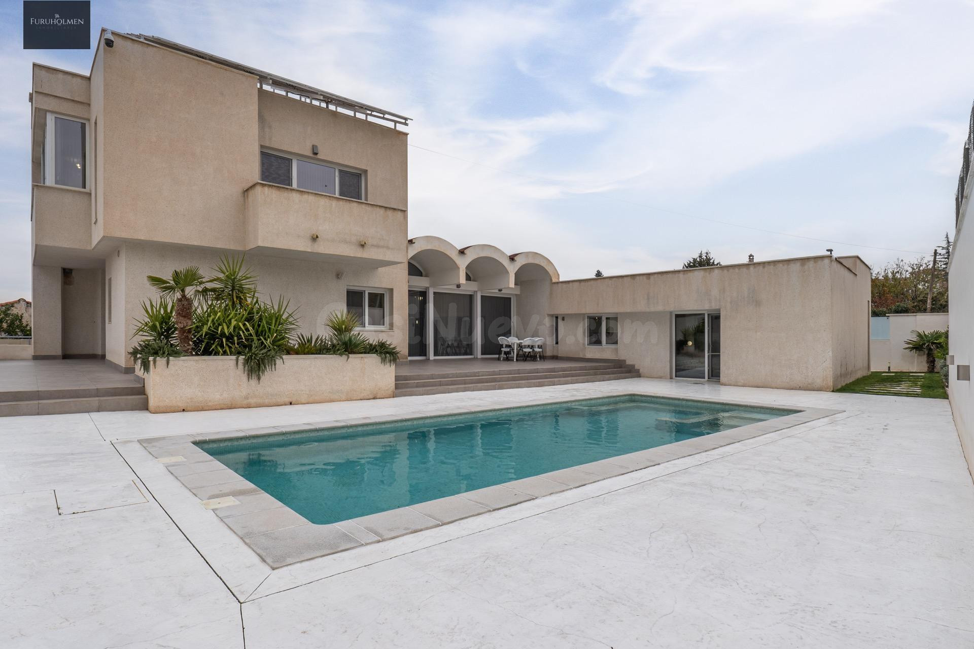 Villa de Lujo 3 habitaciones 389m² en venta - Entrada