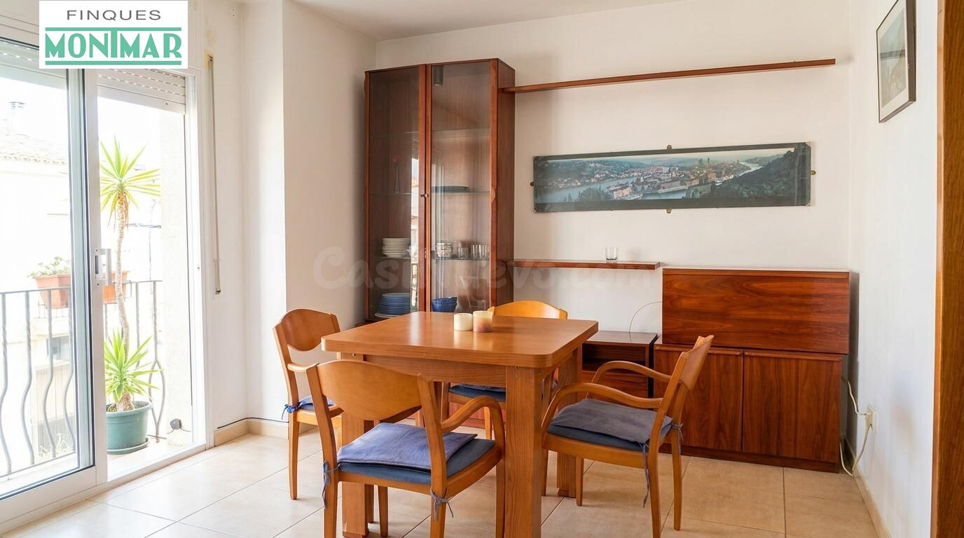 Piso luminoso de un dormitorio en Sant Pere de Ribes centro, ideal para vivir o invertir
