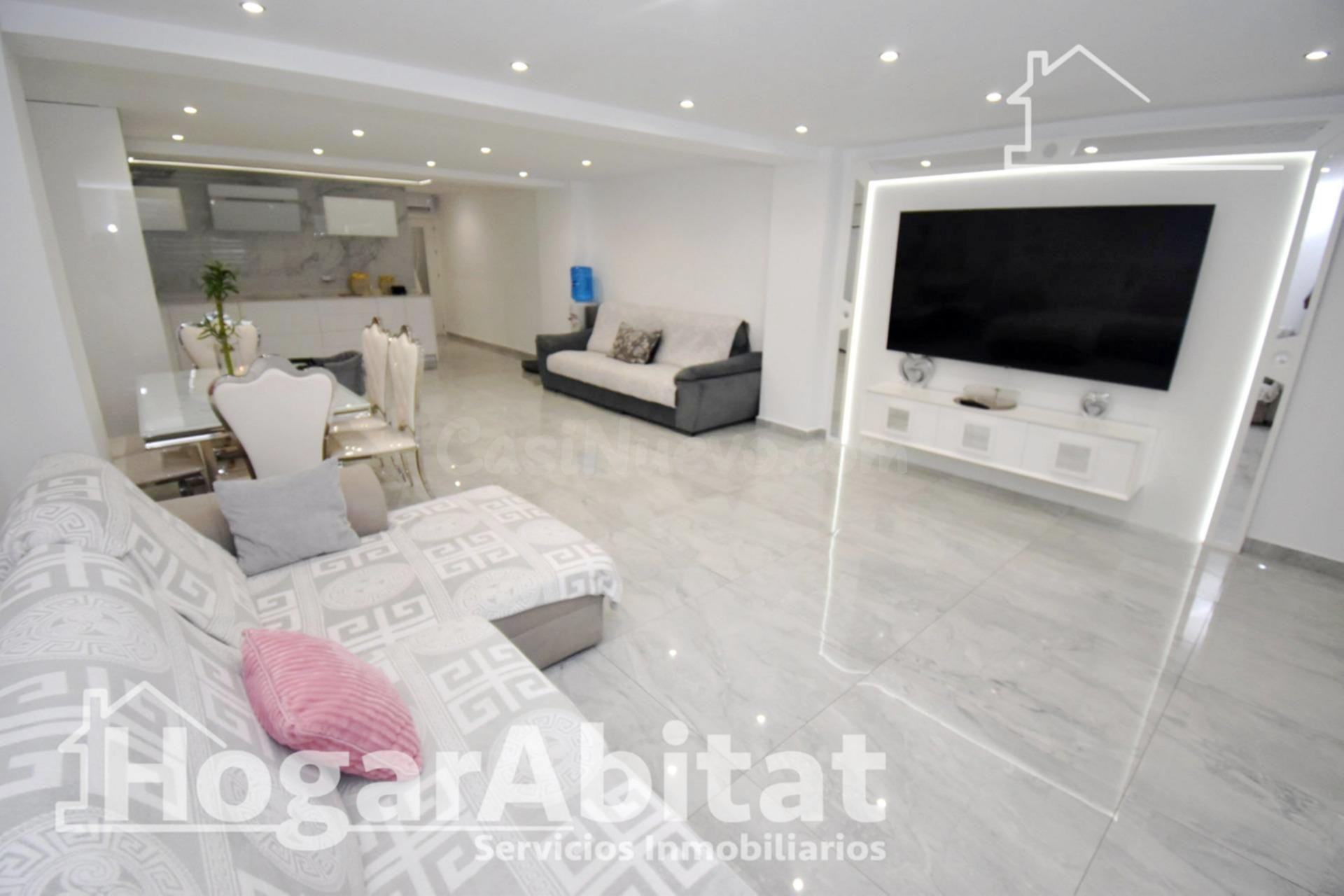 AMPLIA CASA REFORMADA Y LUMINOSA CON TERRAZA EN ALMAZORA