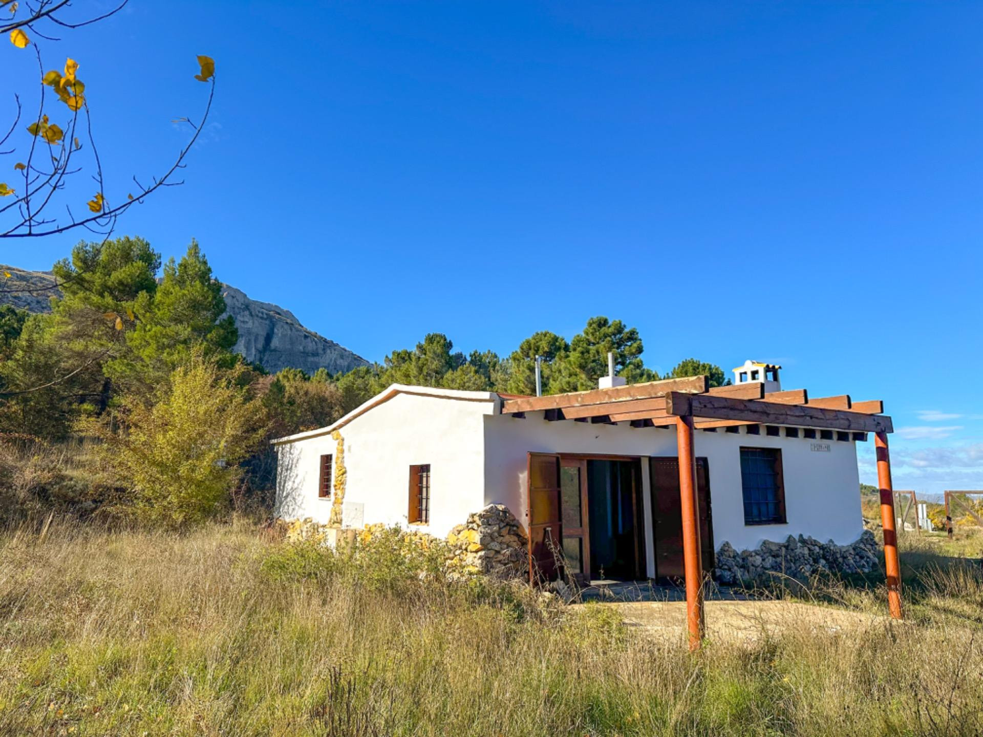 Casa de Campo en La Aitana (Confrides) – 16.000 m2 de Naturaleza, Vistas Abiertas y Libertad